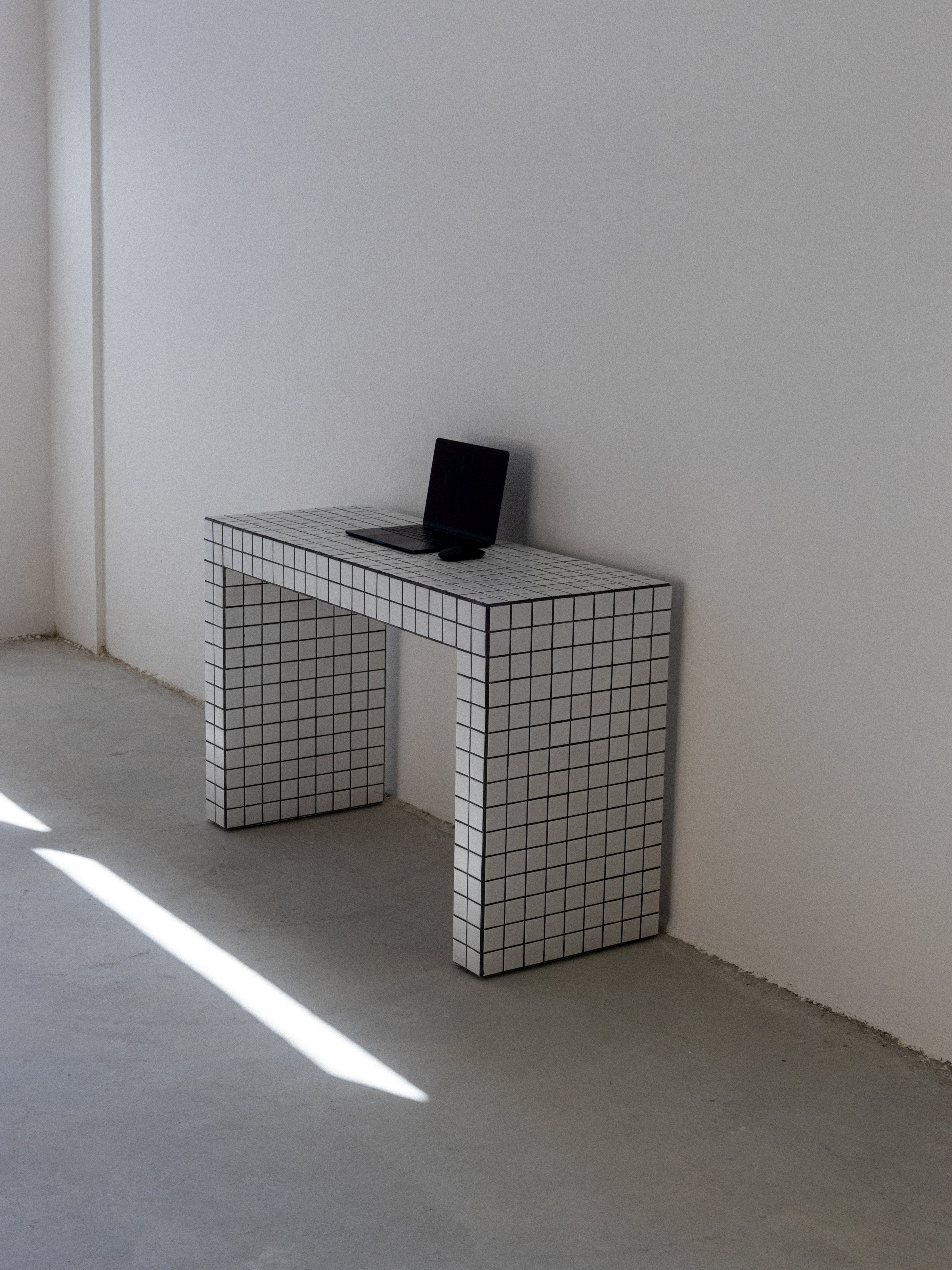 Tile Console | Vibrant Ceramic Console UAE – Formaobject