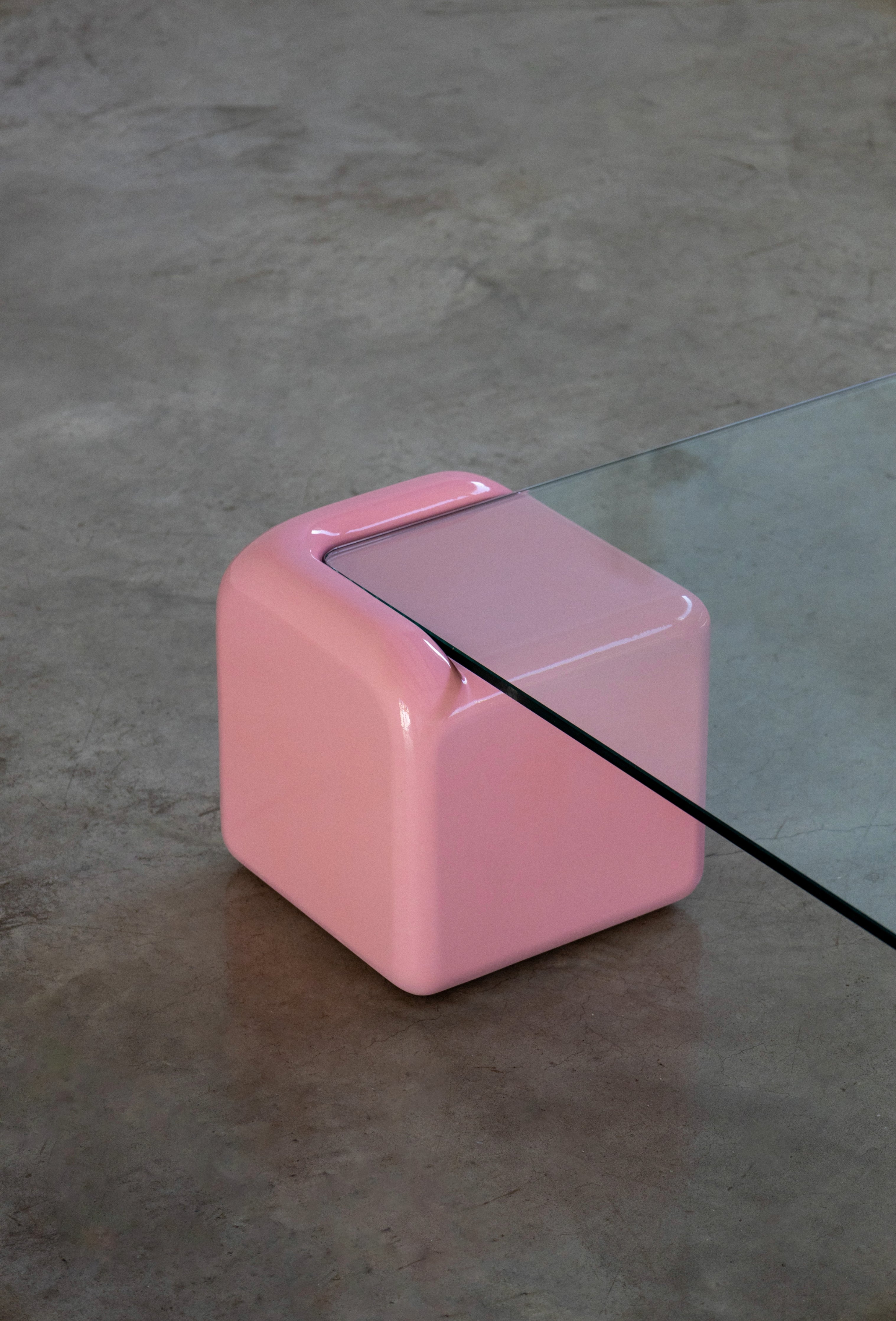 Tavolo Morbido - Pink Coffee Table UAE | Forma