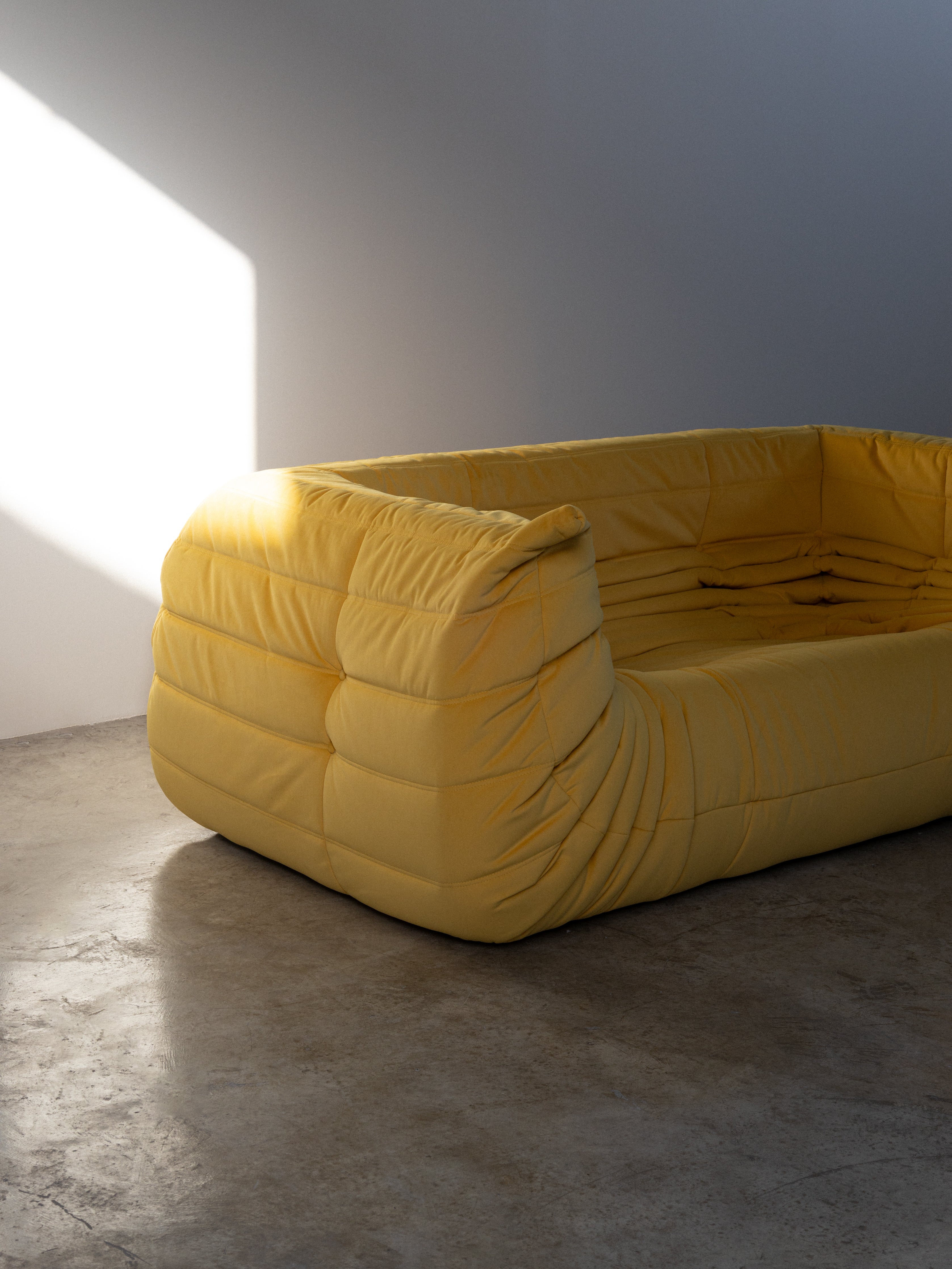 Togo Arm Sofa – Yellow – 3-Seater – Side View