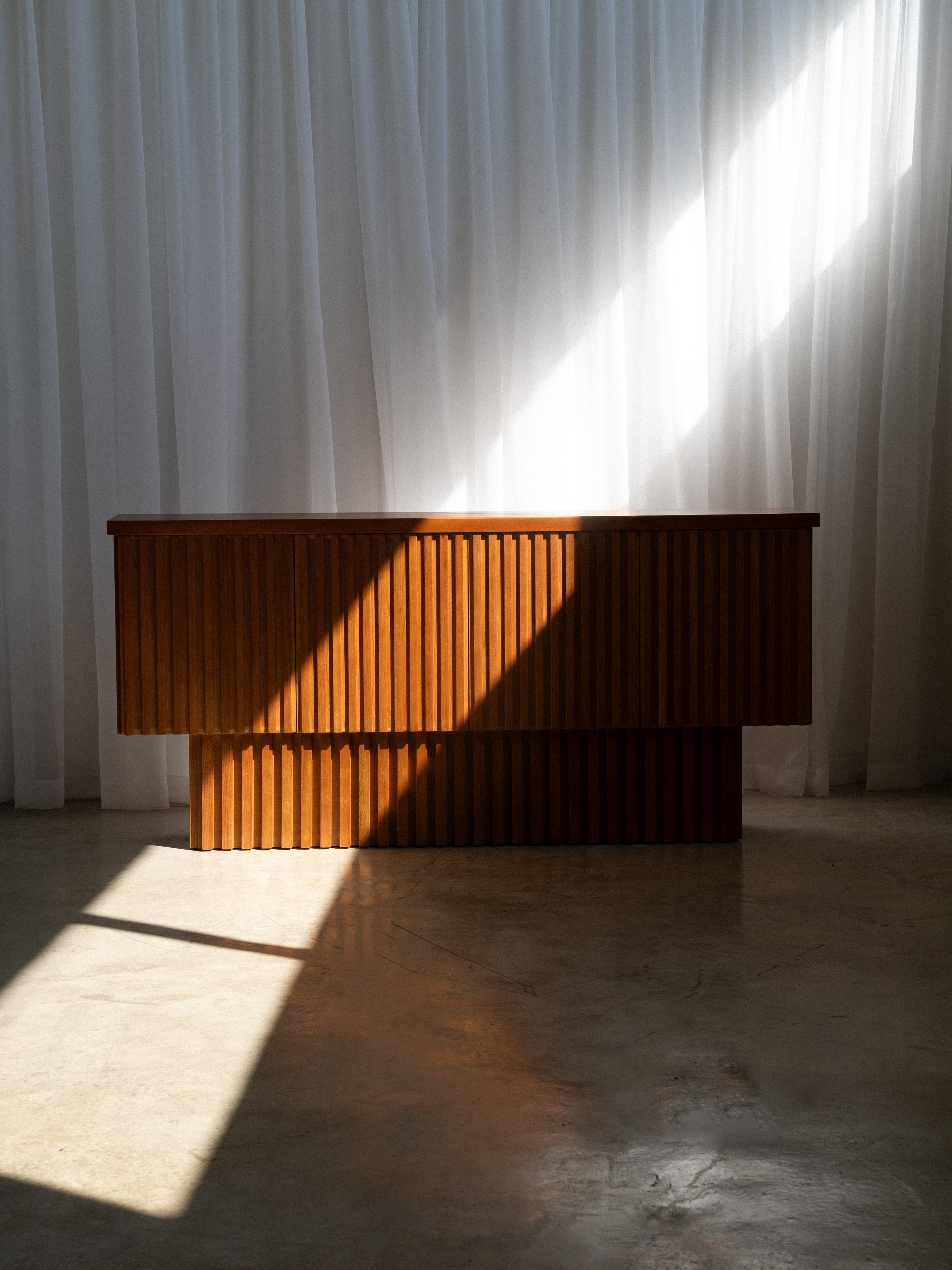 Korma Console Modern Sculptural Console Table UAE | Forma