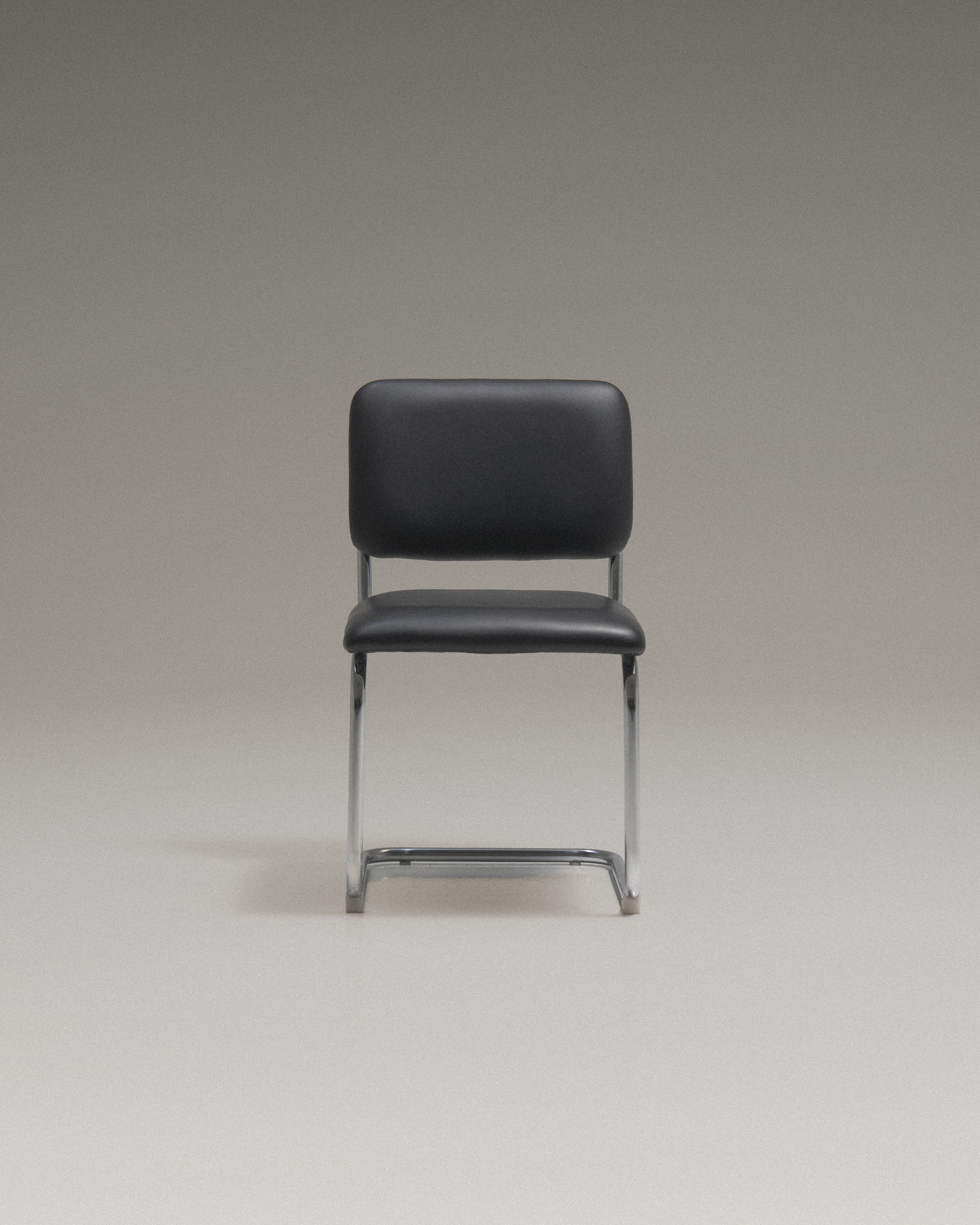 Cantilever Chair S 32