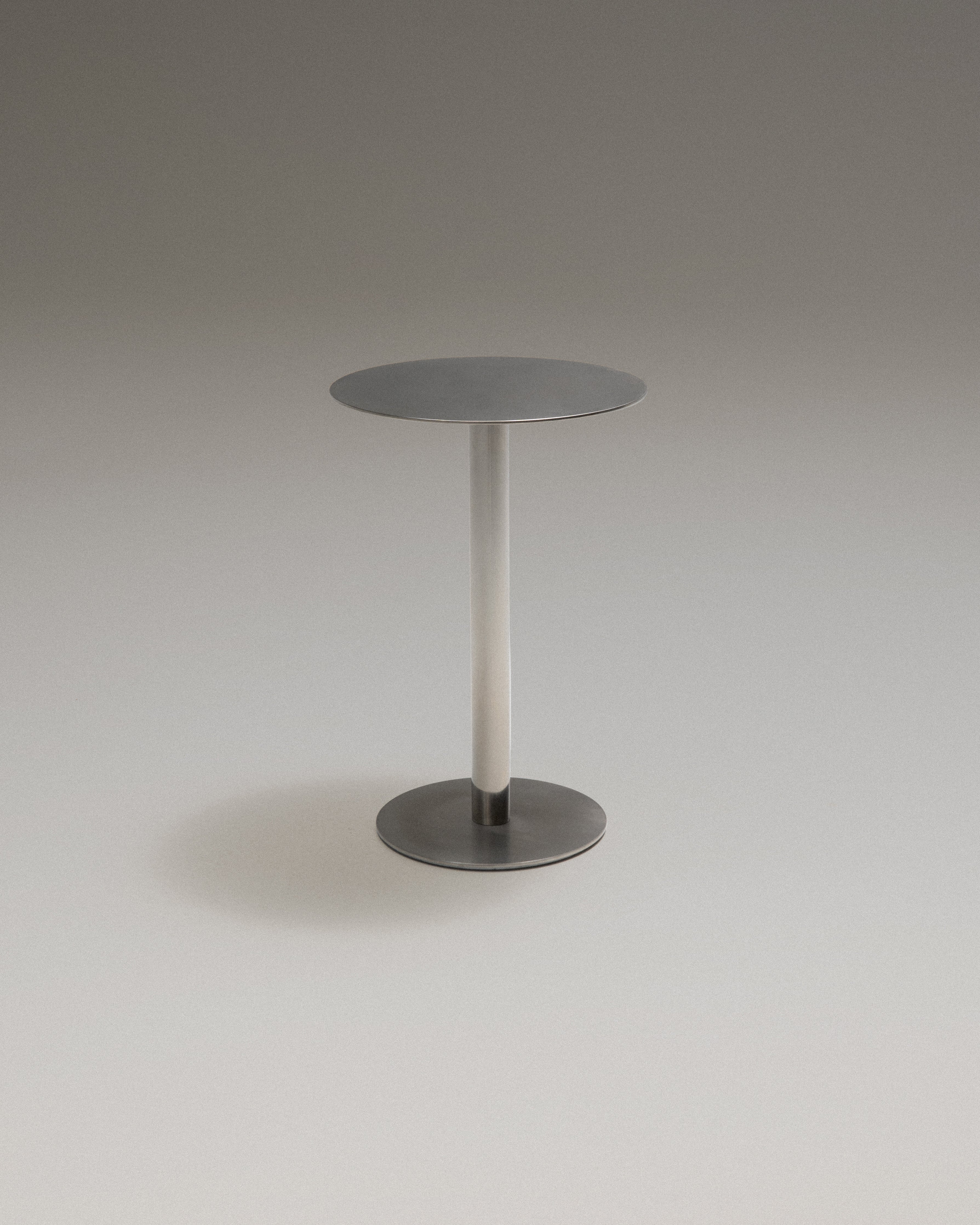 Stainless Steel Round Table-thumbmail-2