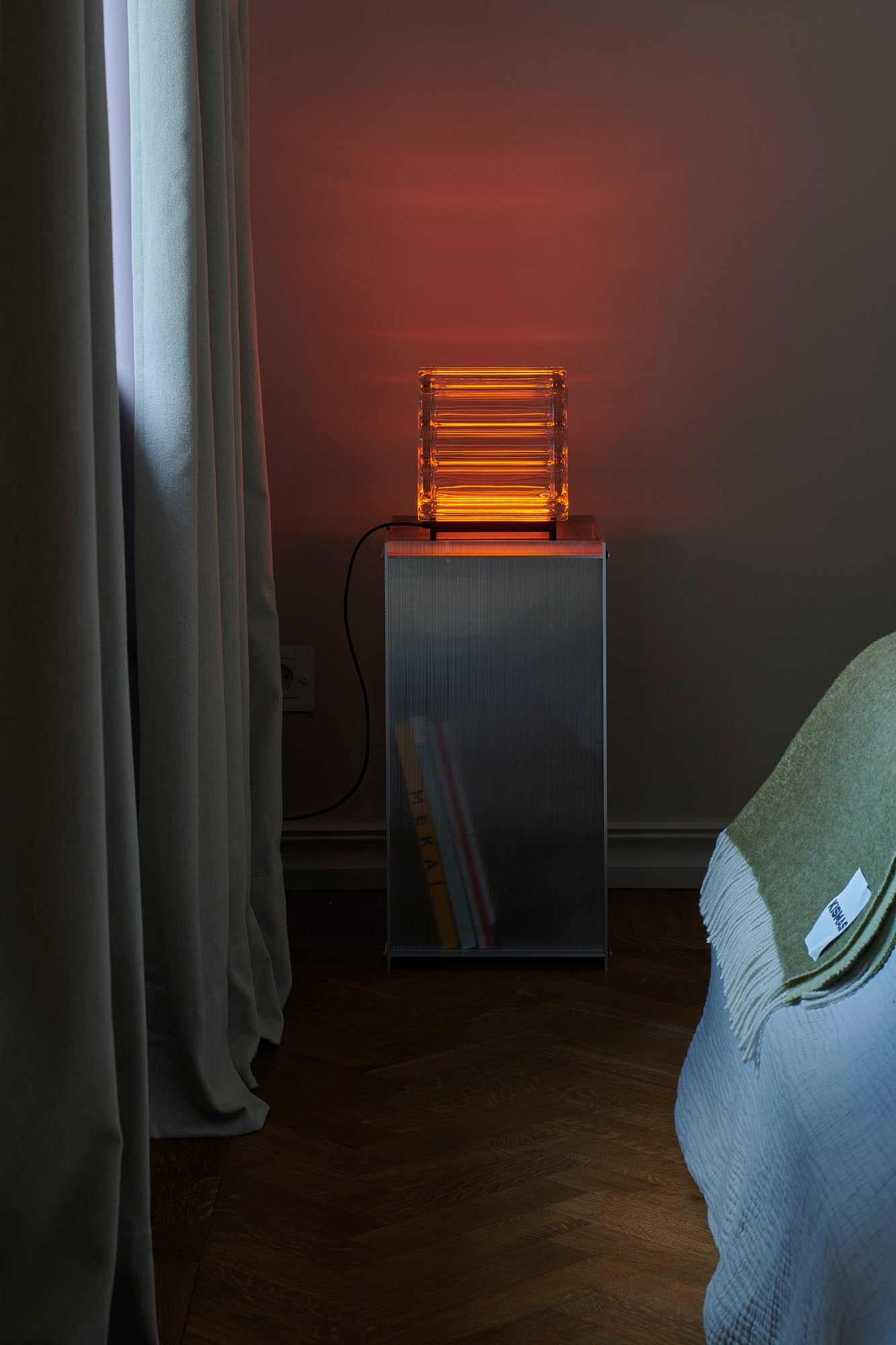 KismasNeowiseSideTableProduct9