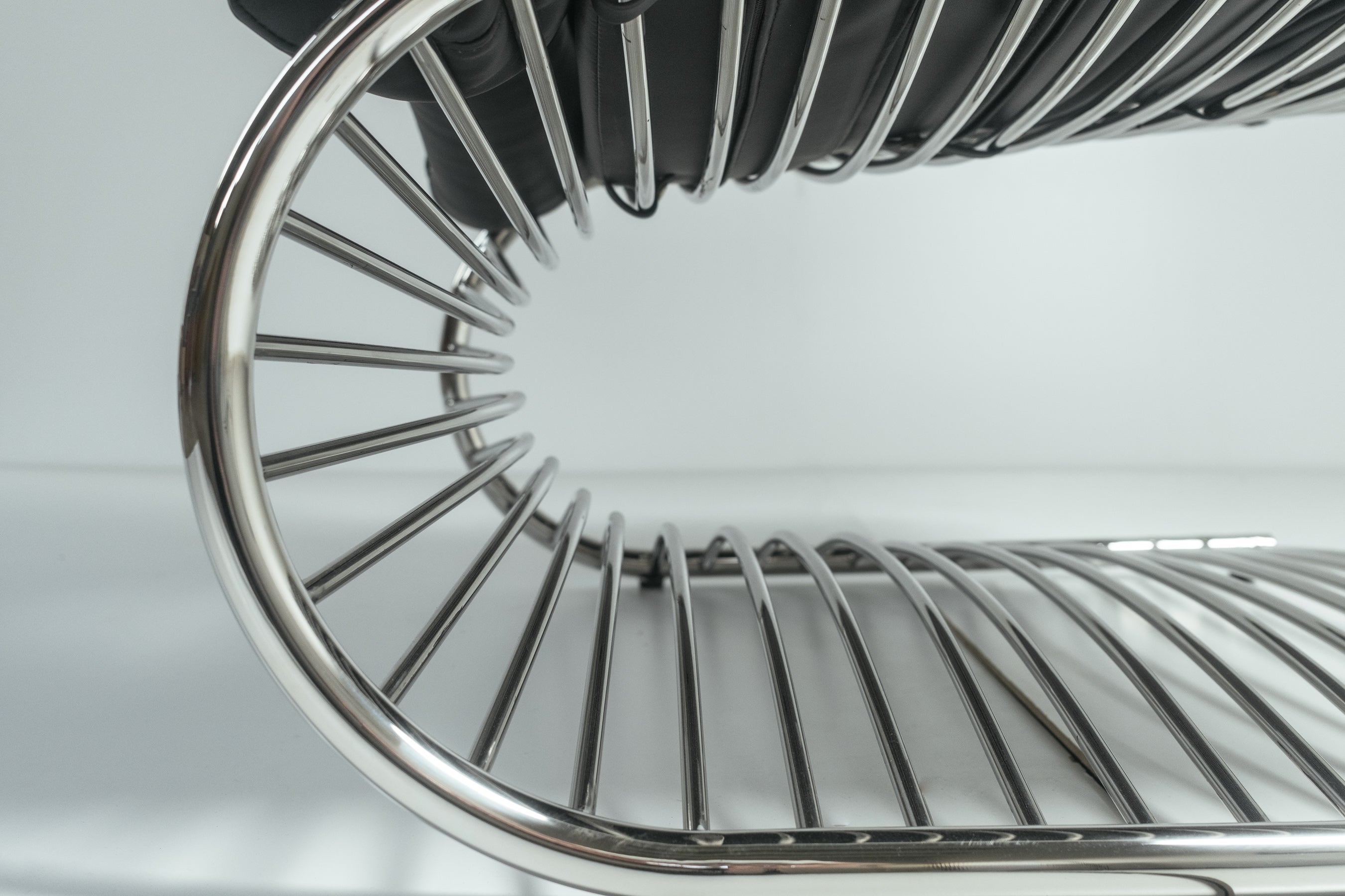 Number Two Fauteuil Chair Plush Modern Seating UAE | Forma