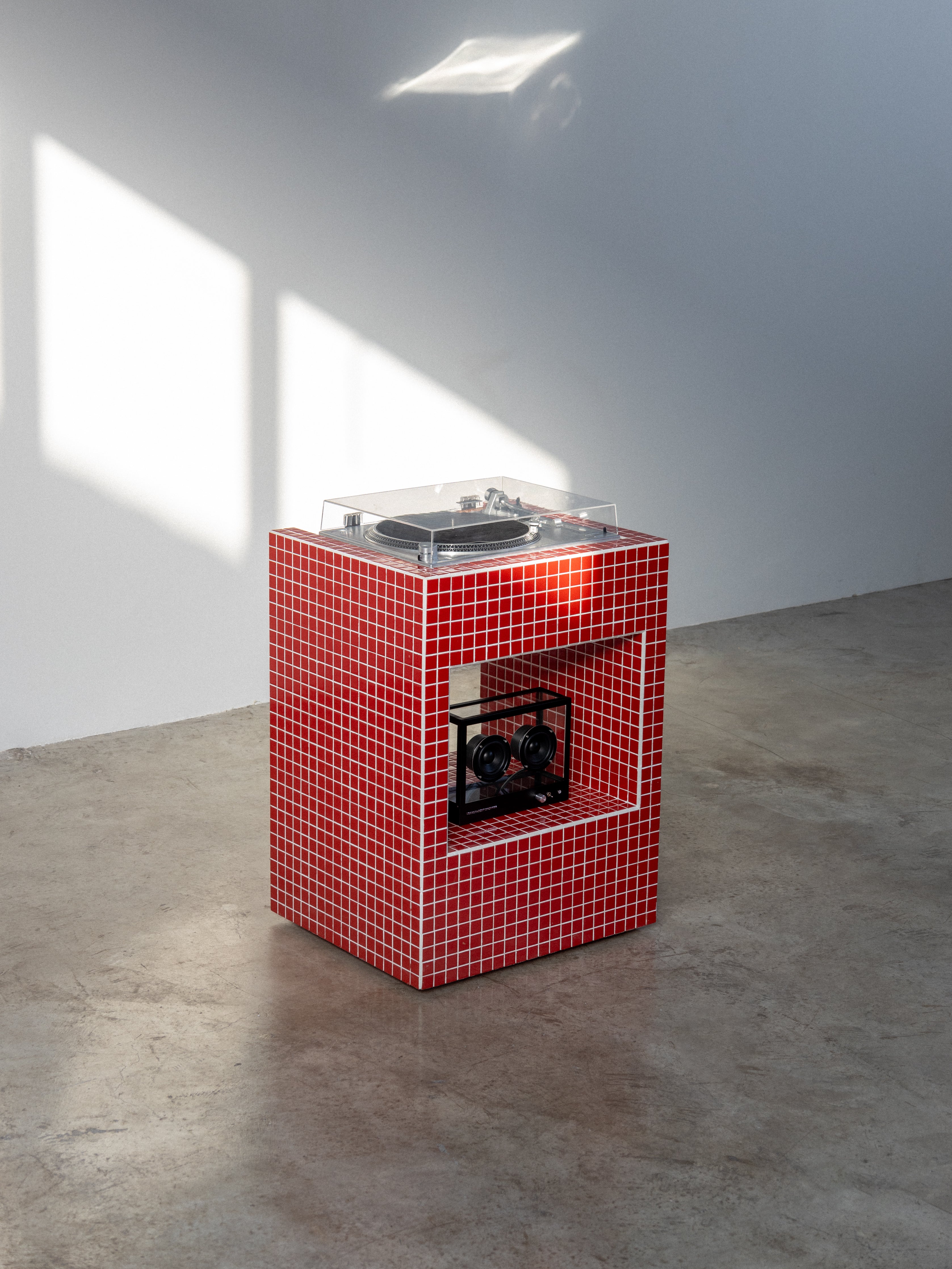 Vinyl Turntable Stand Modern Record Player Table UAE | Forma