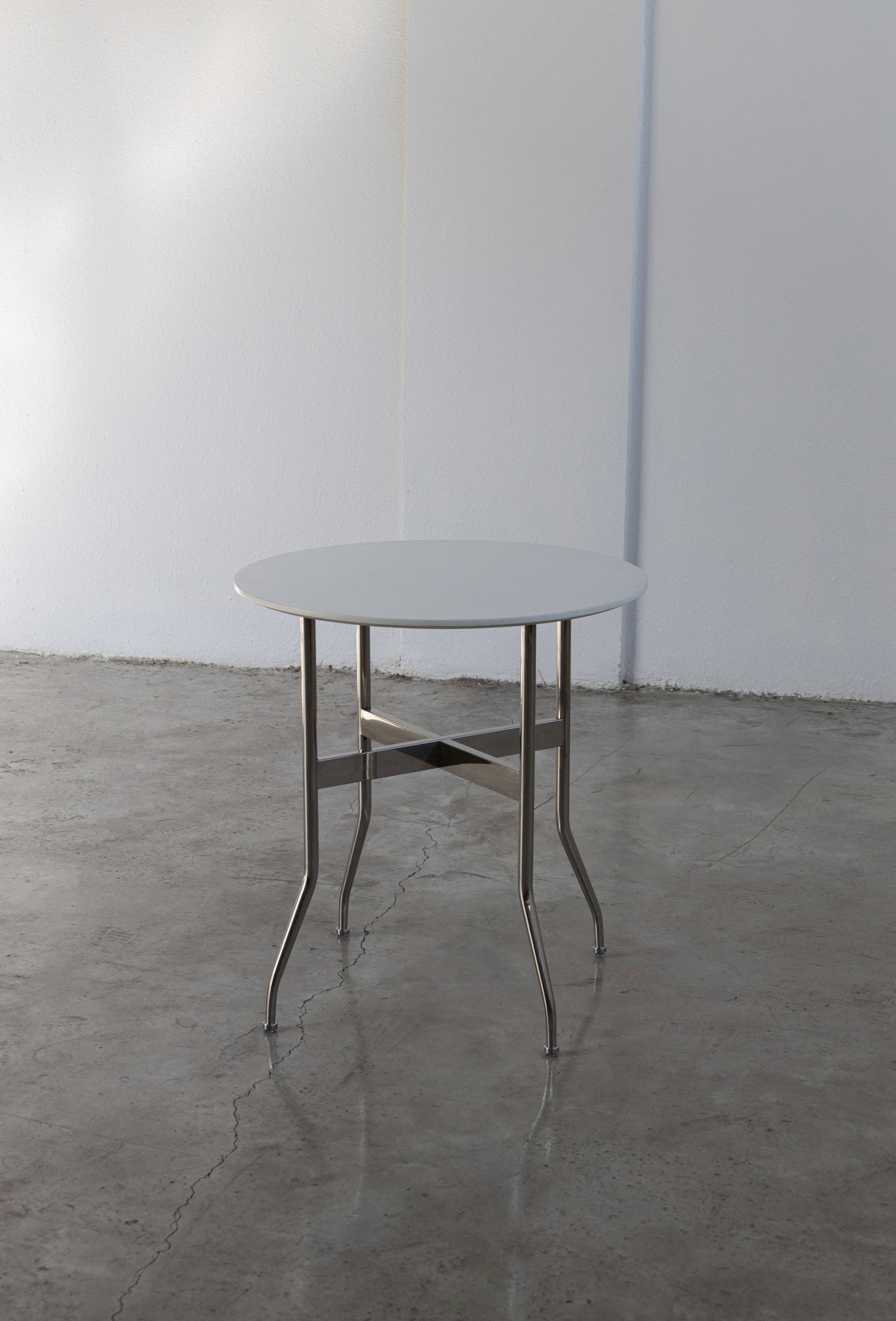 Swag Leg Table Mid-Century Round Dining Table UAE | Forma