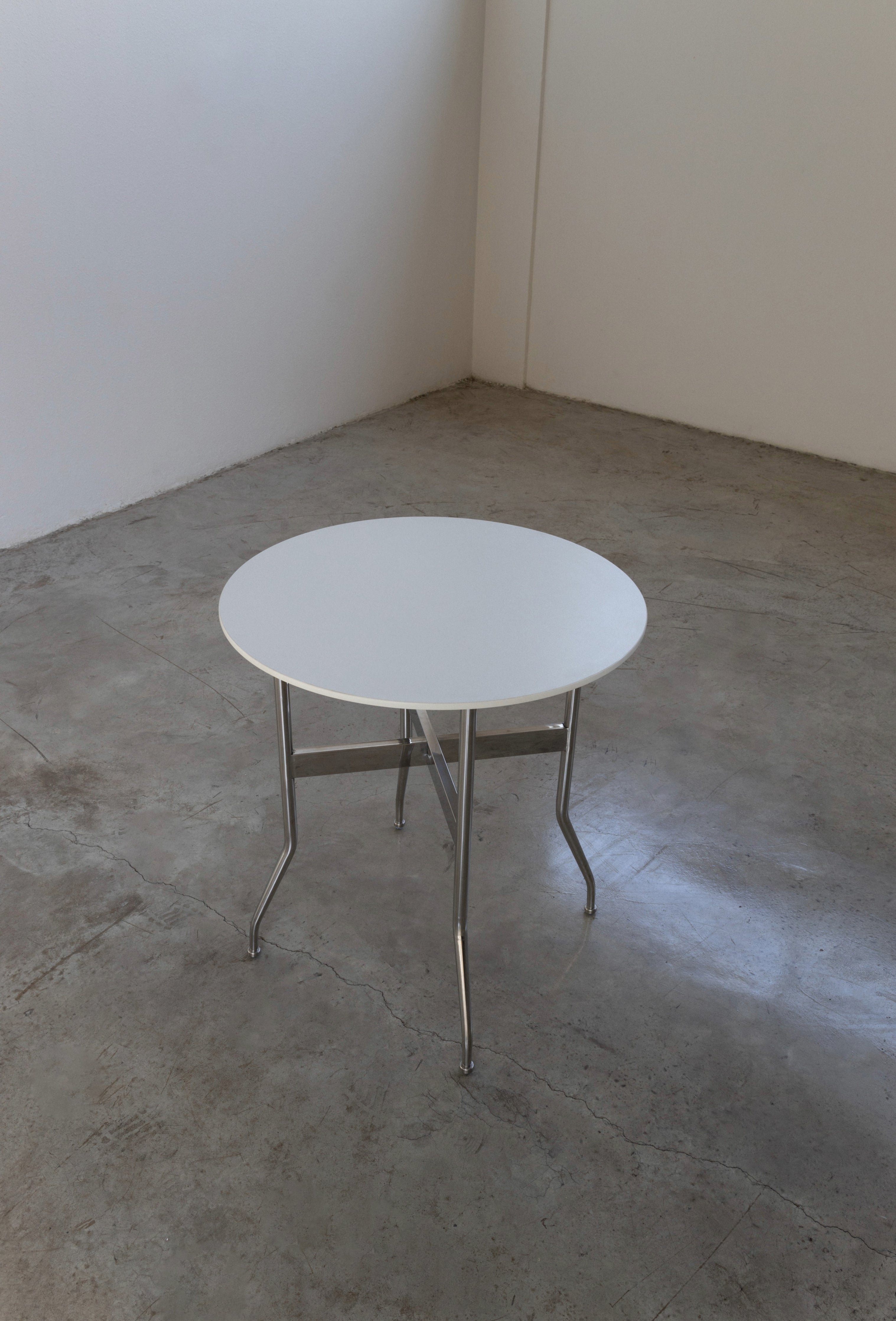 Swag Leg Table Mid-Century Round Dining Table UAE | Forma