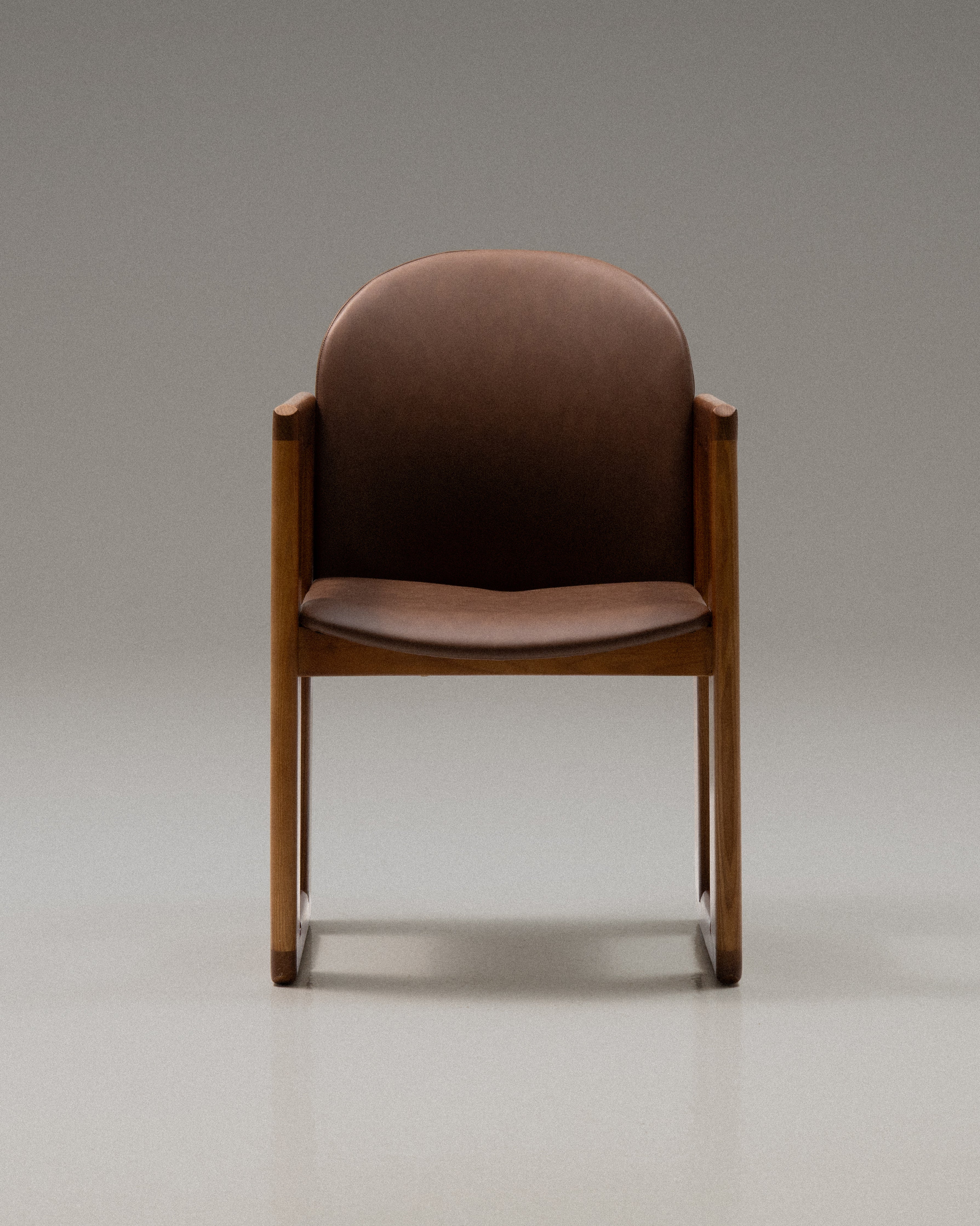 Dialogo Arm Chair