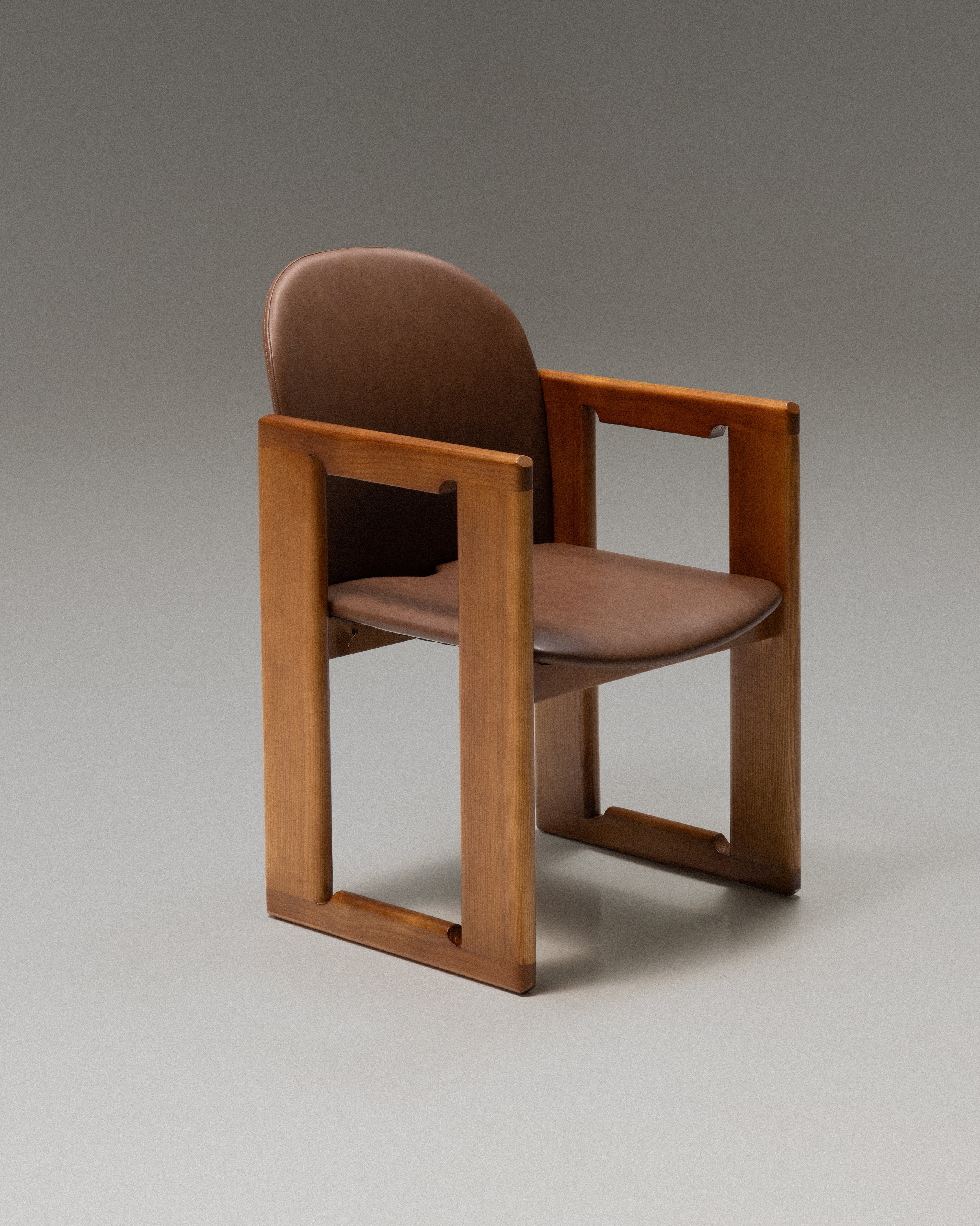 Dialogo Arm Chair