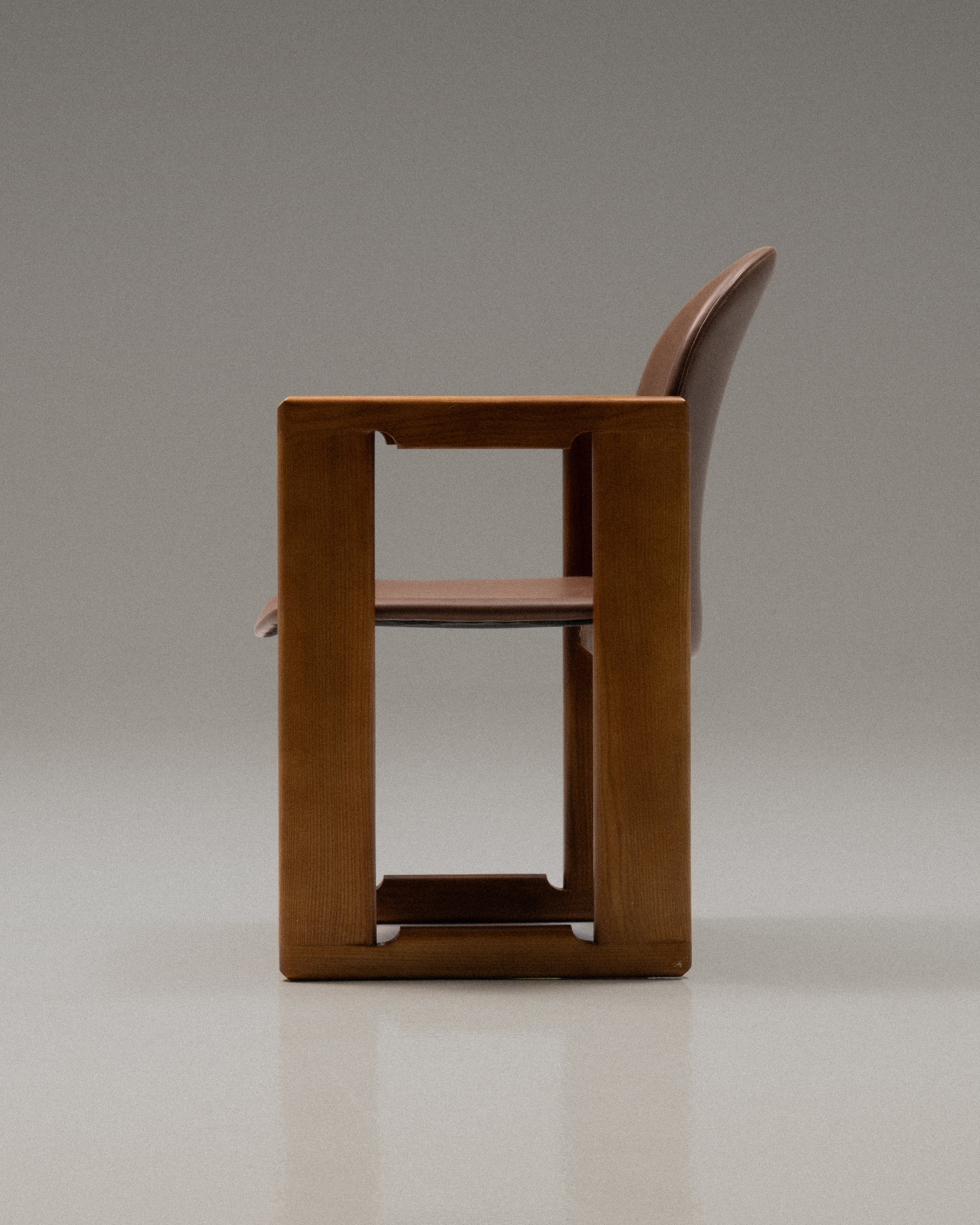 Dialogo Arm Chair-thumbmail-3