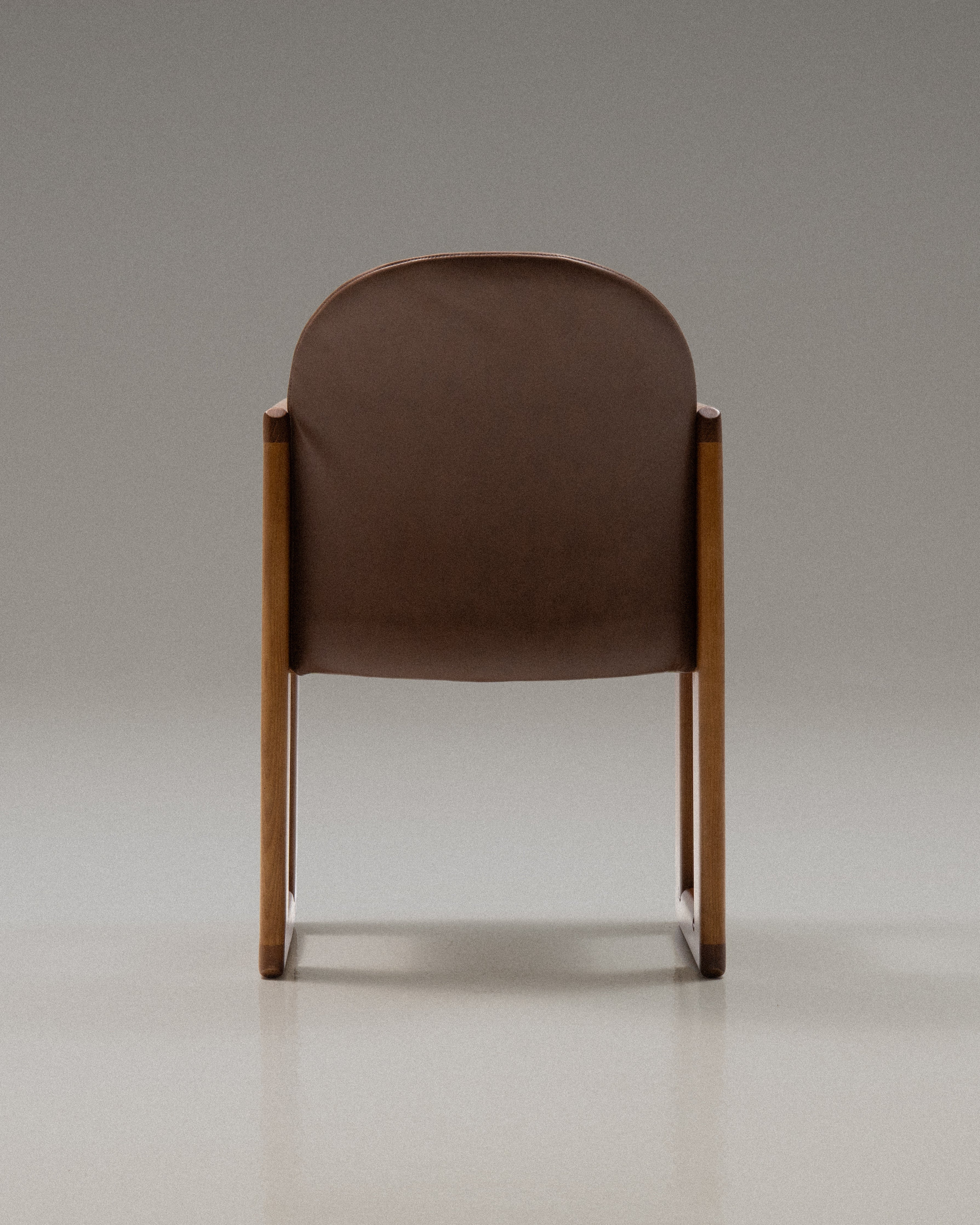 Dialogo Arm Chair-thumbmail-4