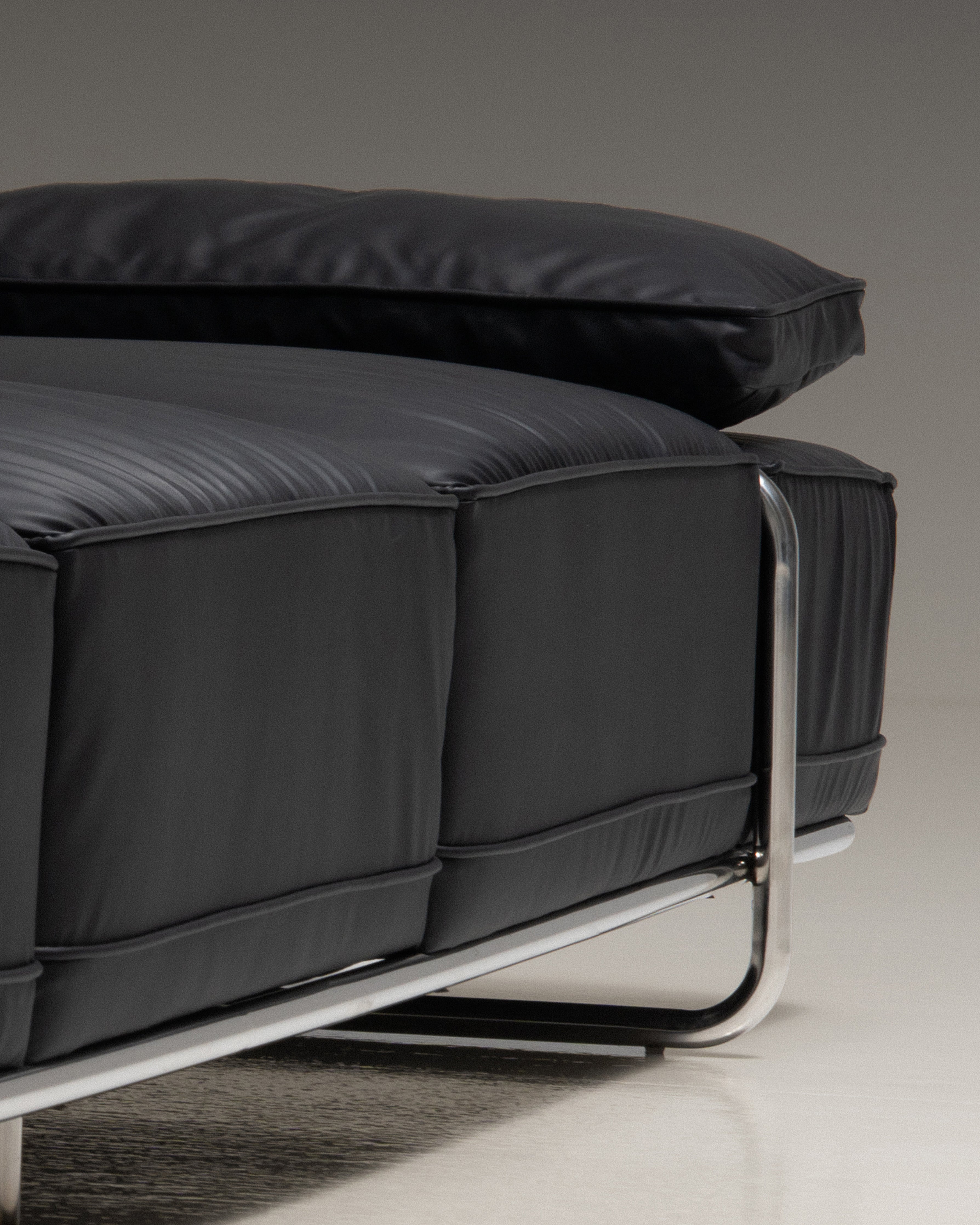 Noir Sofa