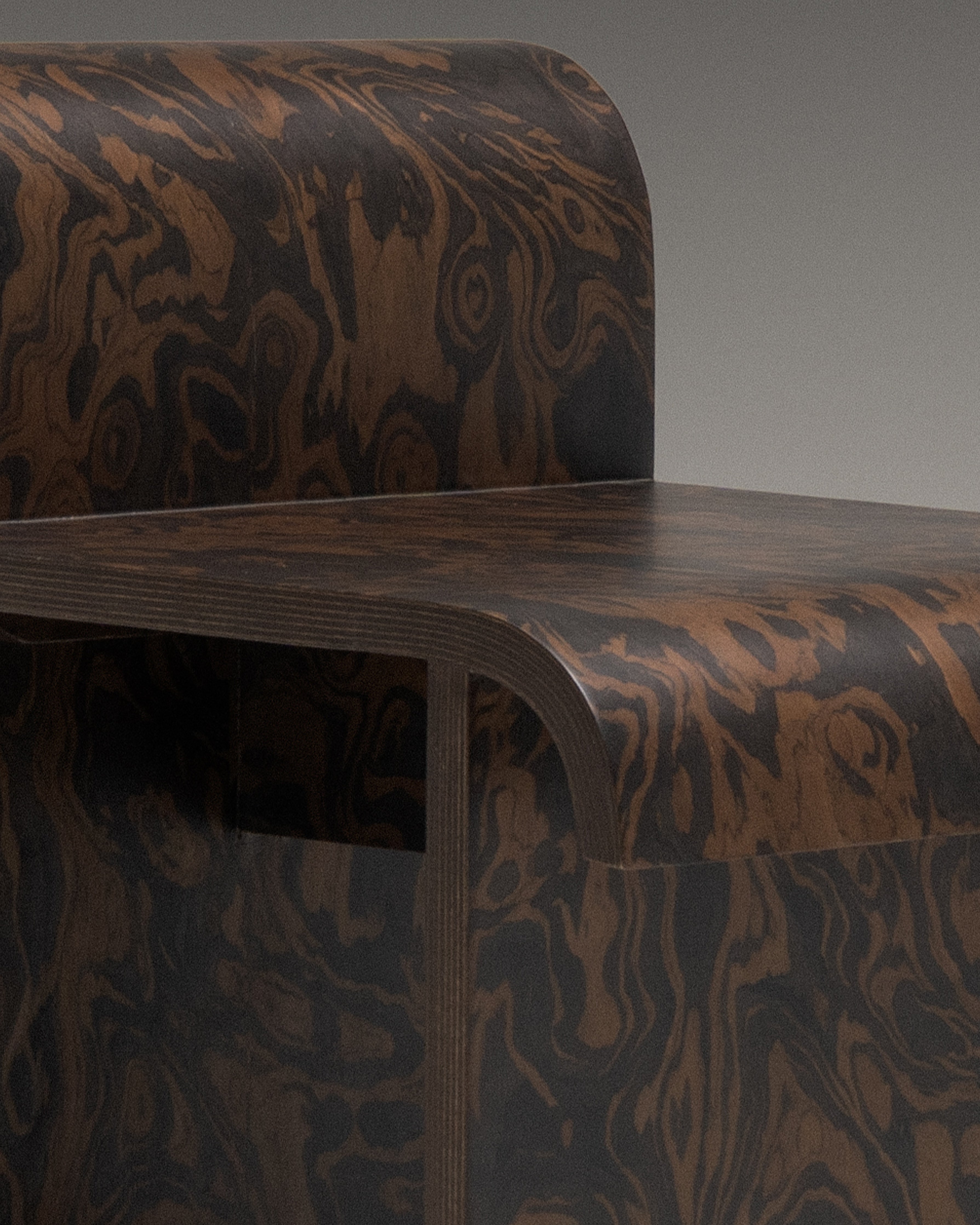 DRY Kiss Stool