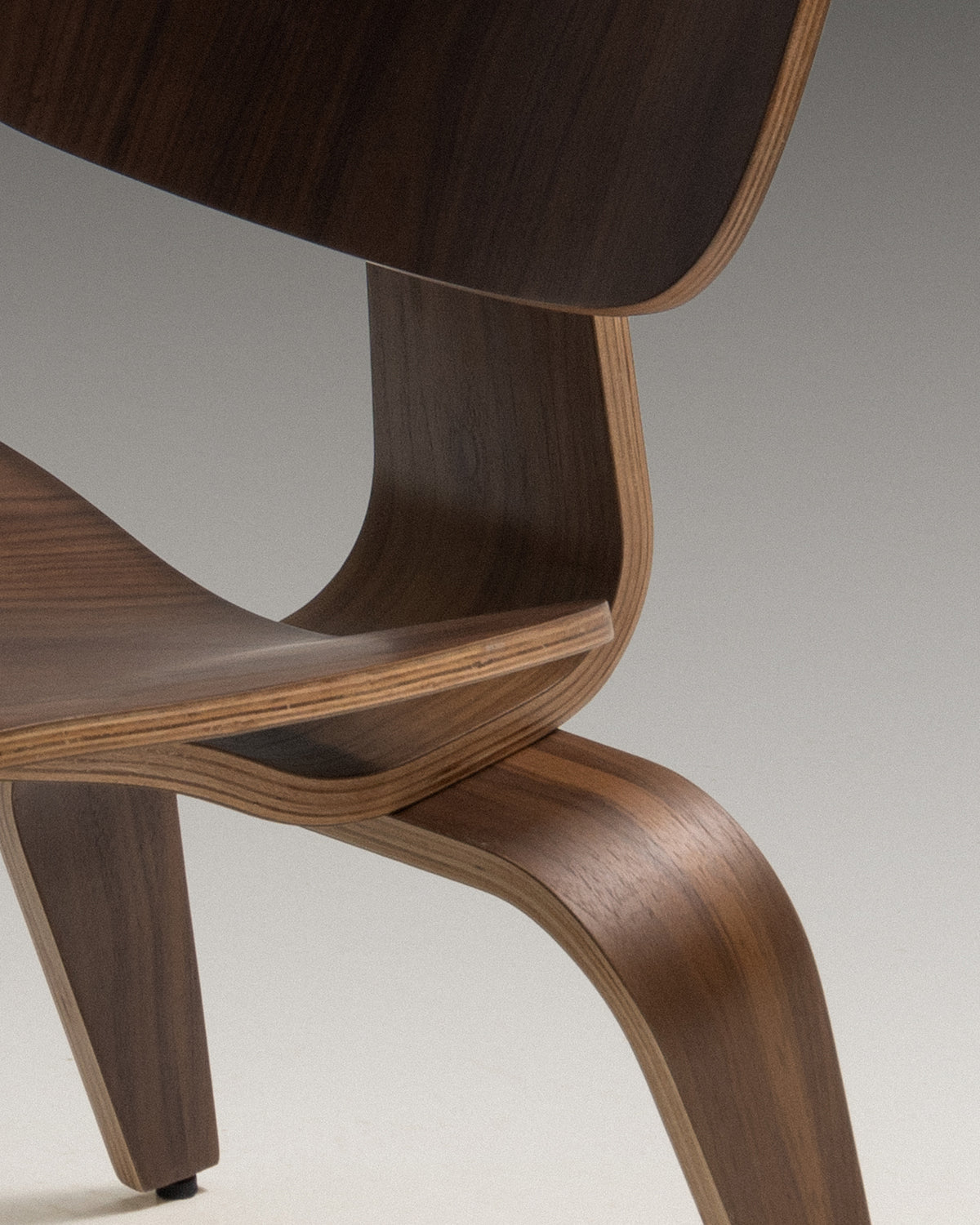 Eames Lounge Chair-thumbmail-7