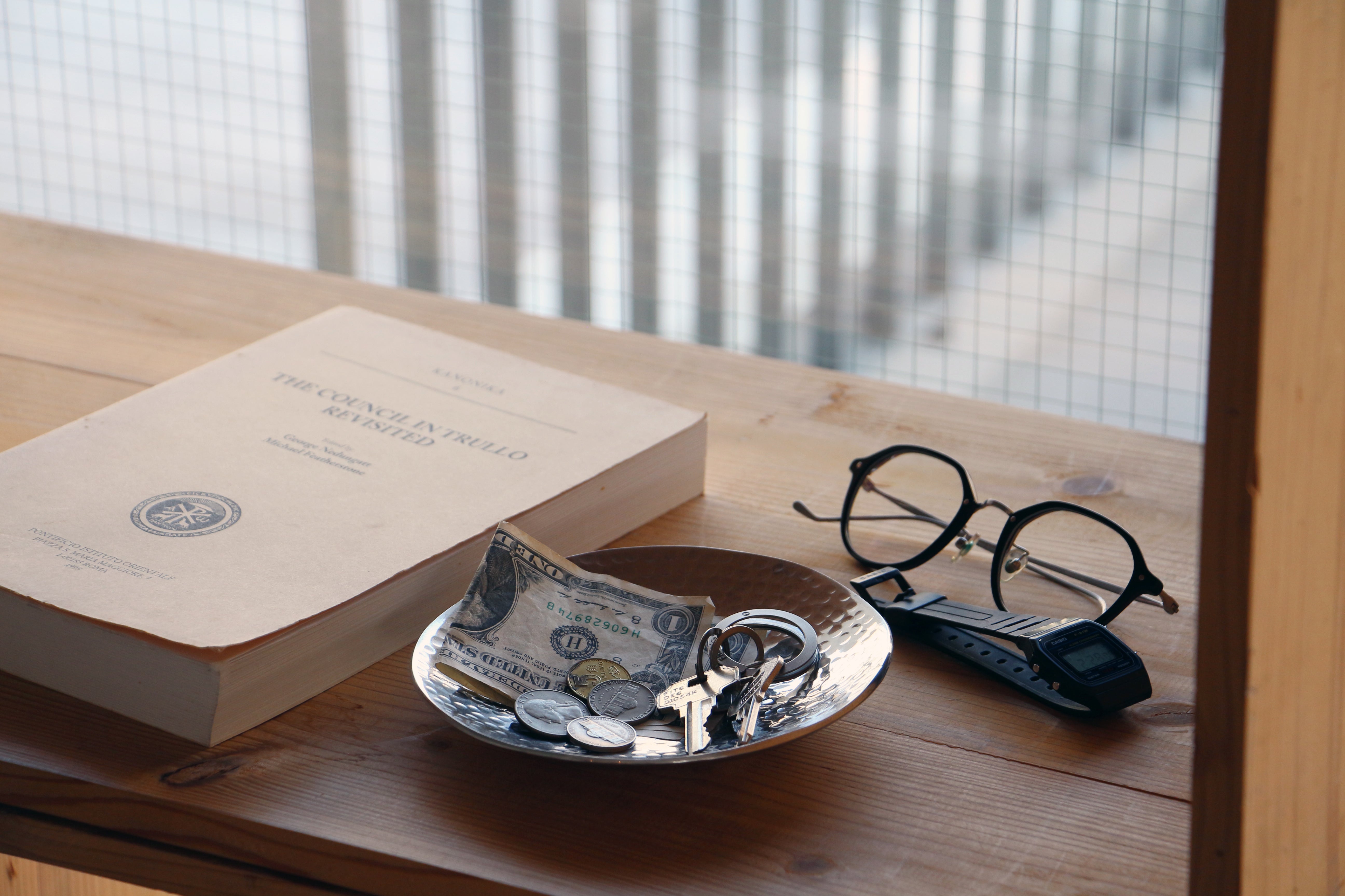 Aluminum Tray Modern Decorative Serving Piece UAE | Forma