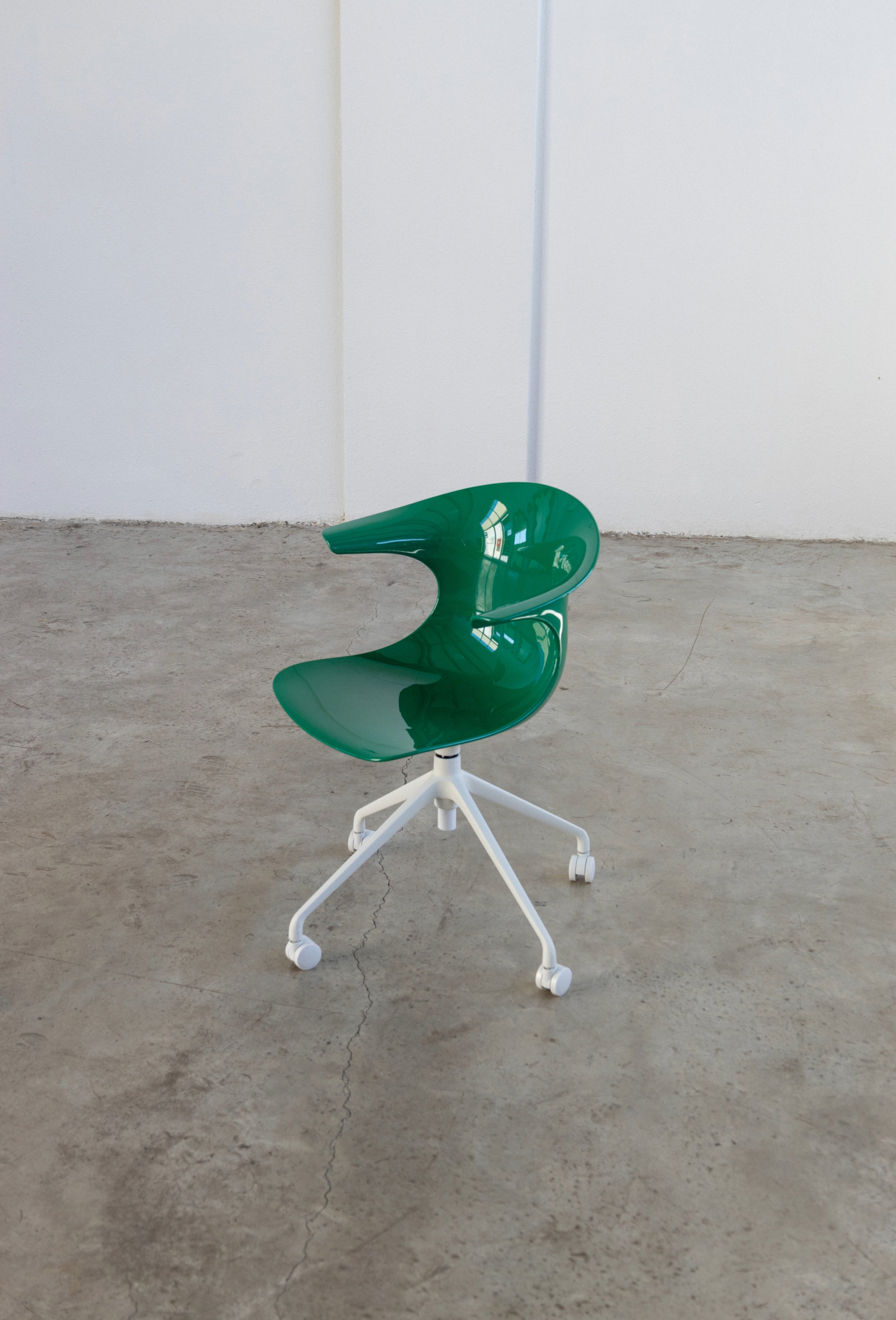 Loop Mono Chair Unique Office Seating UAE | Forma