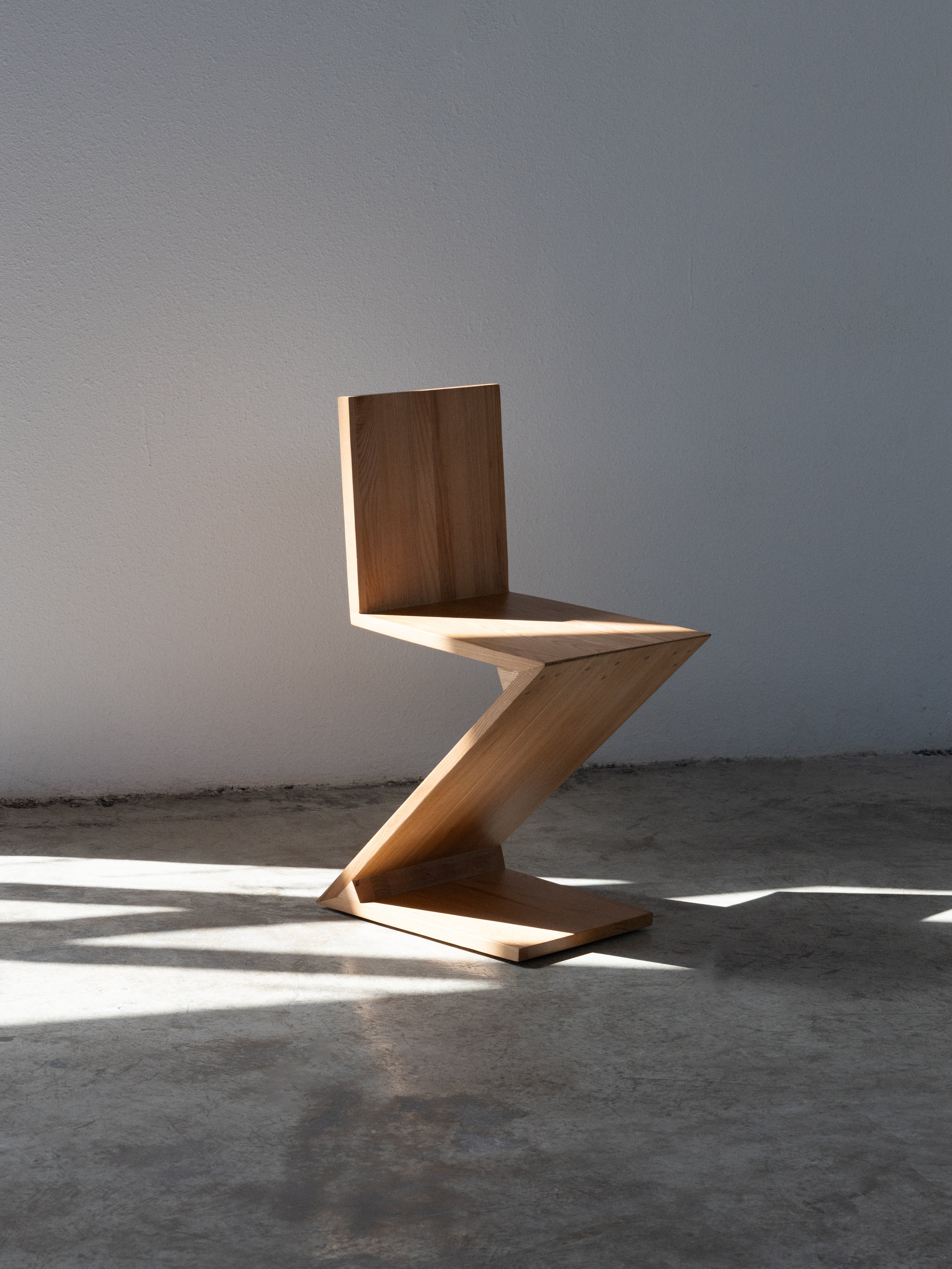 Zig Zag Chair Ashwood Sculptural Seat UAE | Forma