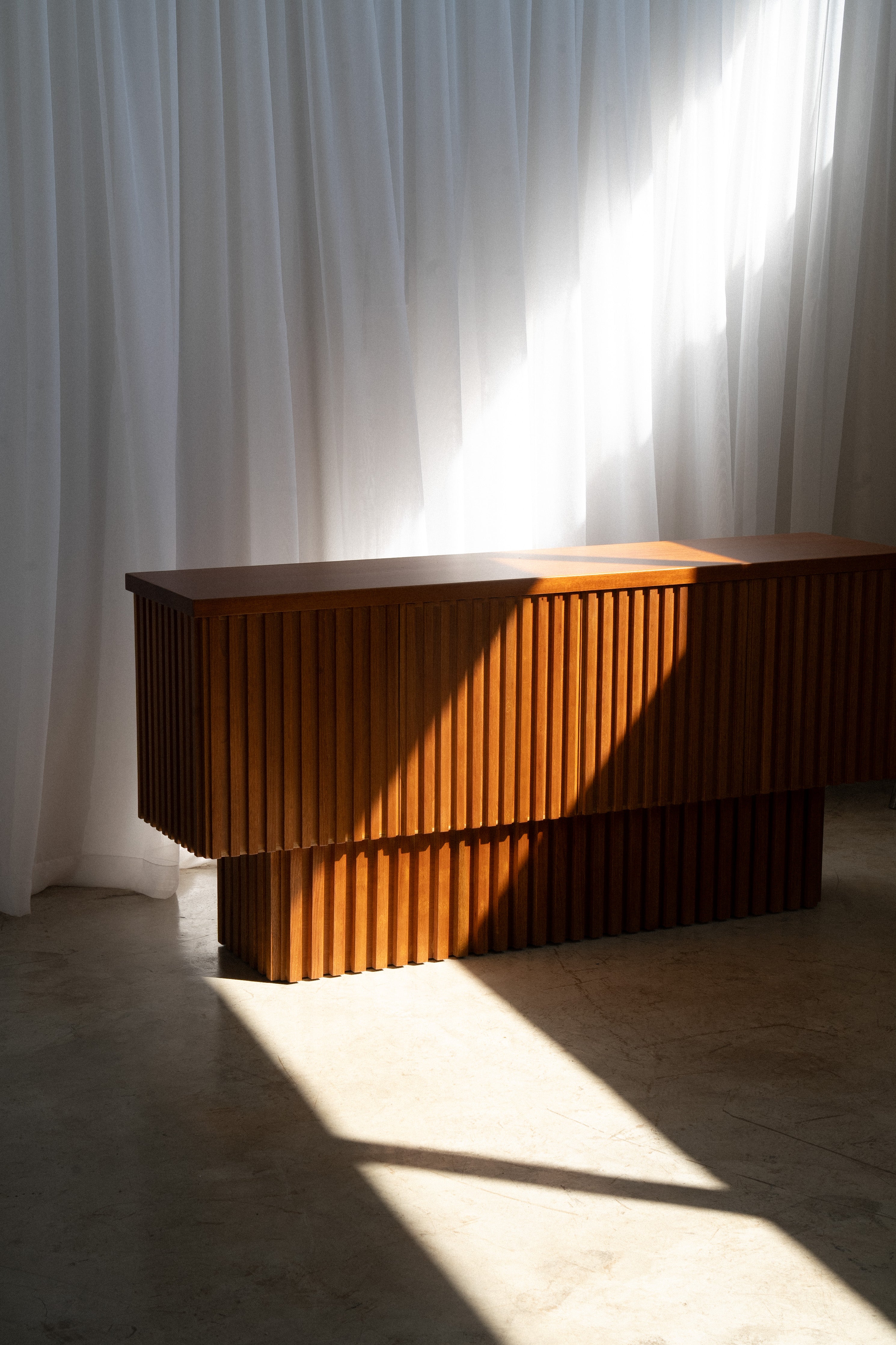 Korma Console Modern Sculptural Console Table UAE | Forma