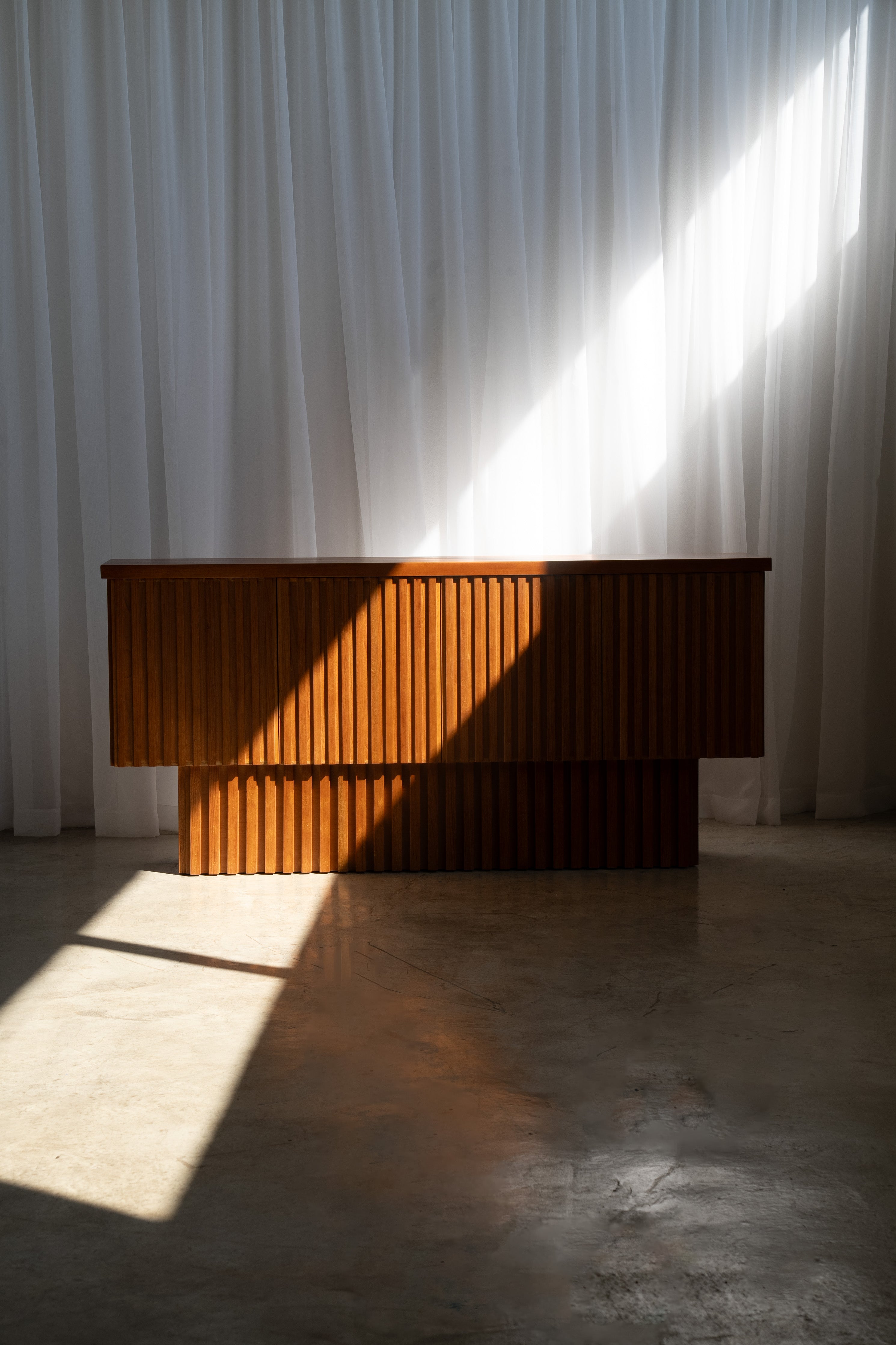 Korma Console Modern Sculptural Console Table UAE | Forma