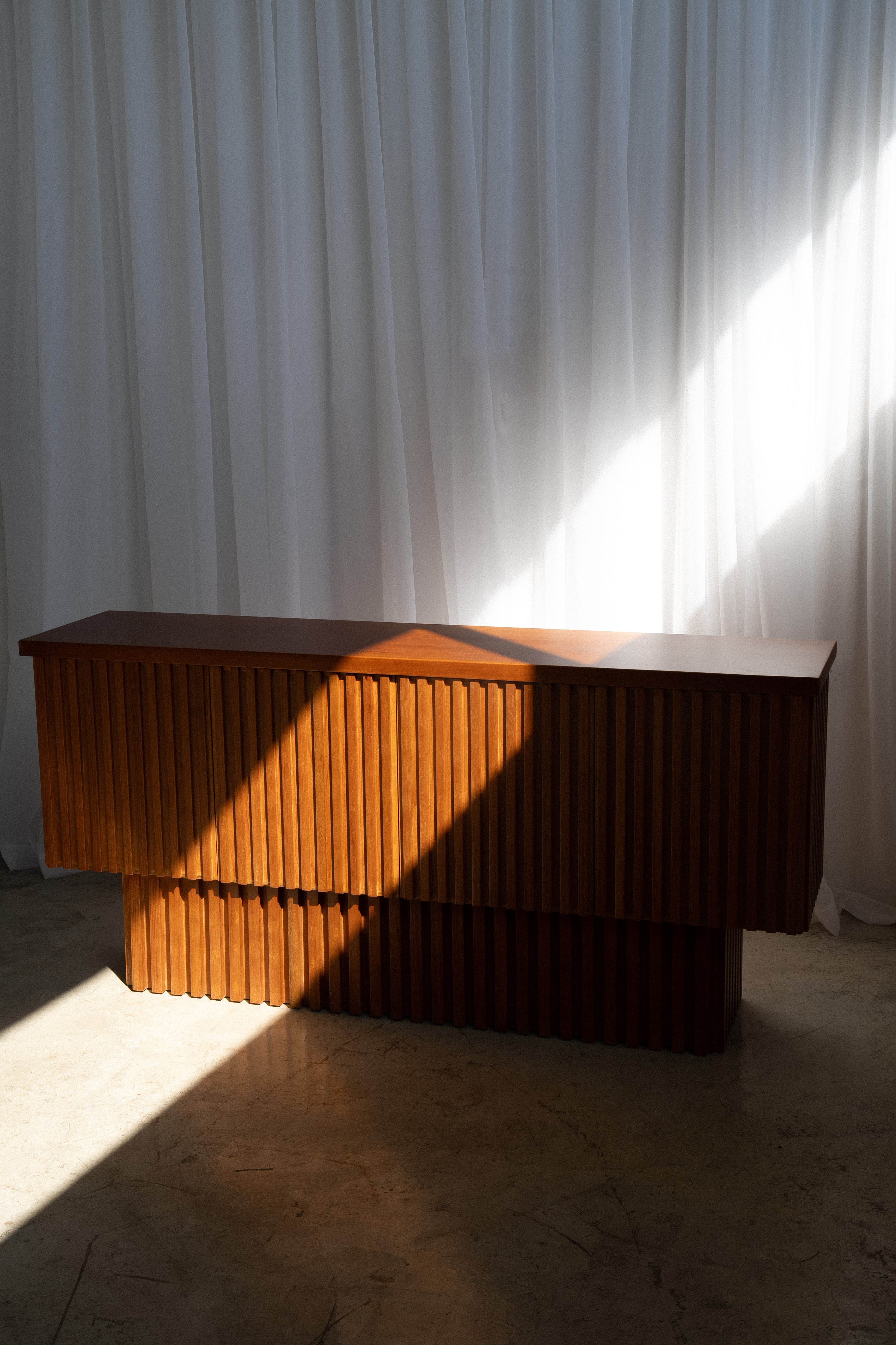 Korma Console Modern Sculptural Console Table UAE | Forma