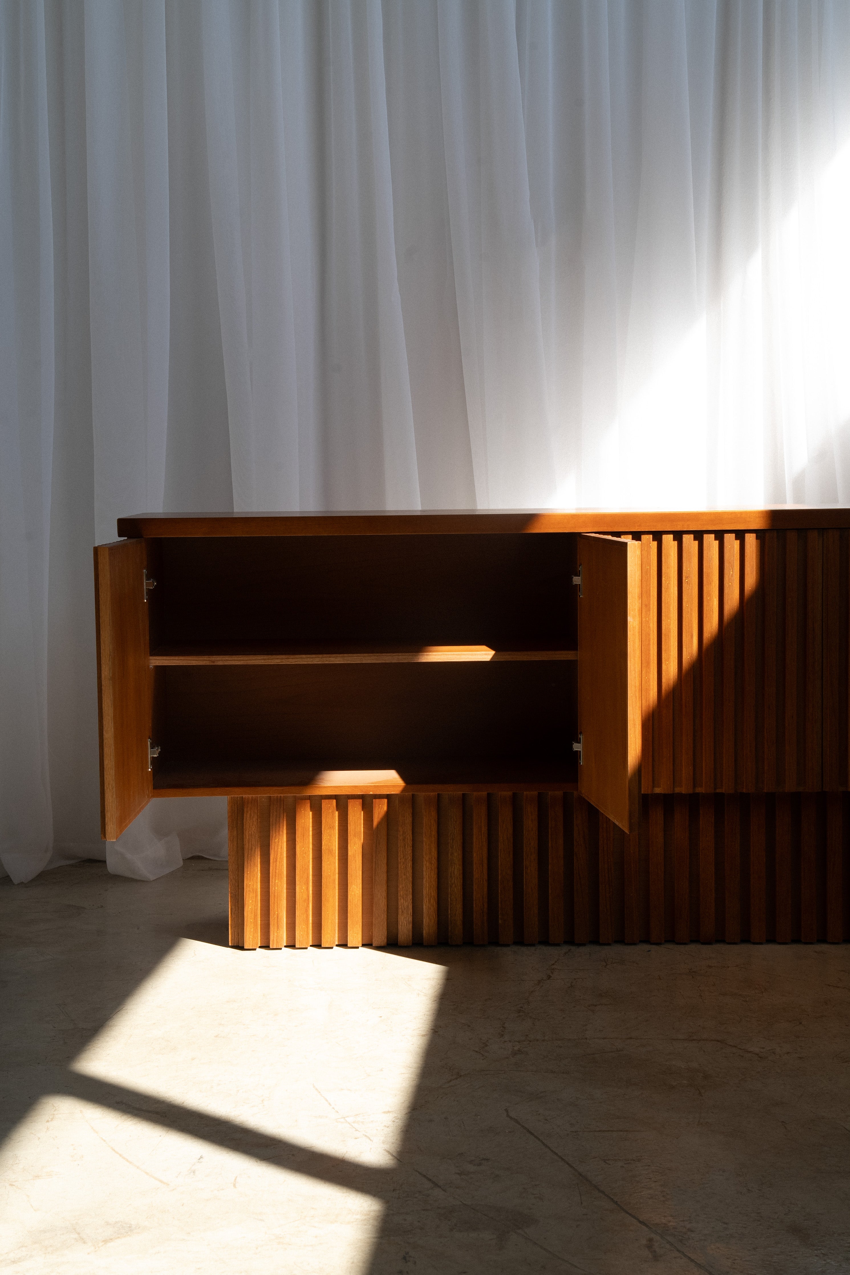 Korma Console Modern Sculptural Console Table UAE | Forma