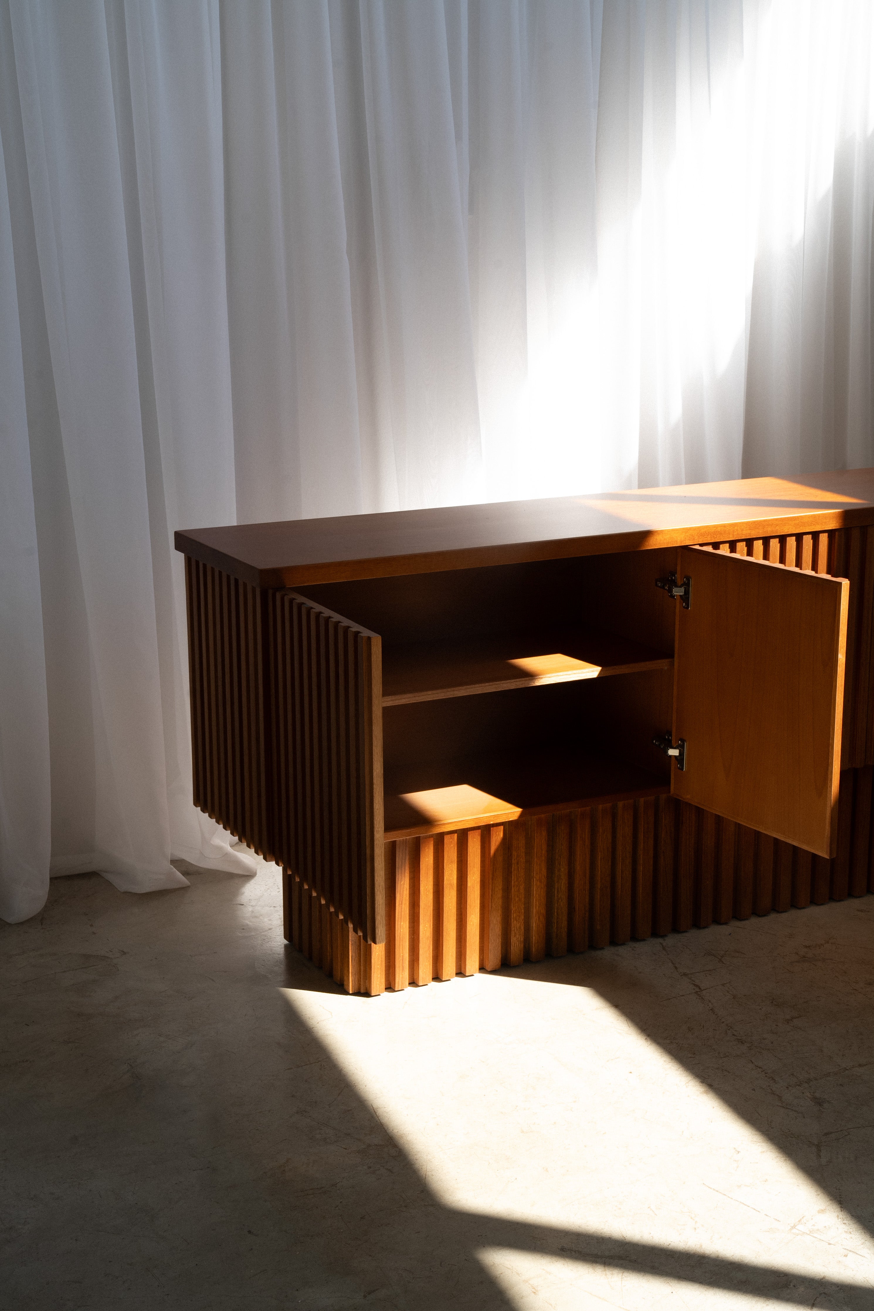 Korma Console Modern Sculptural Console Table UAE | Forma