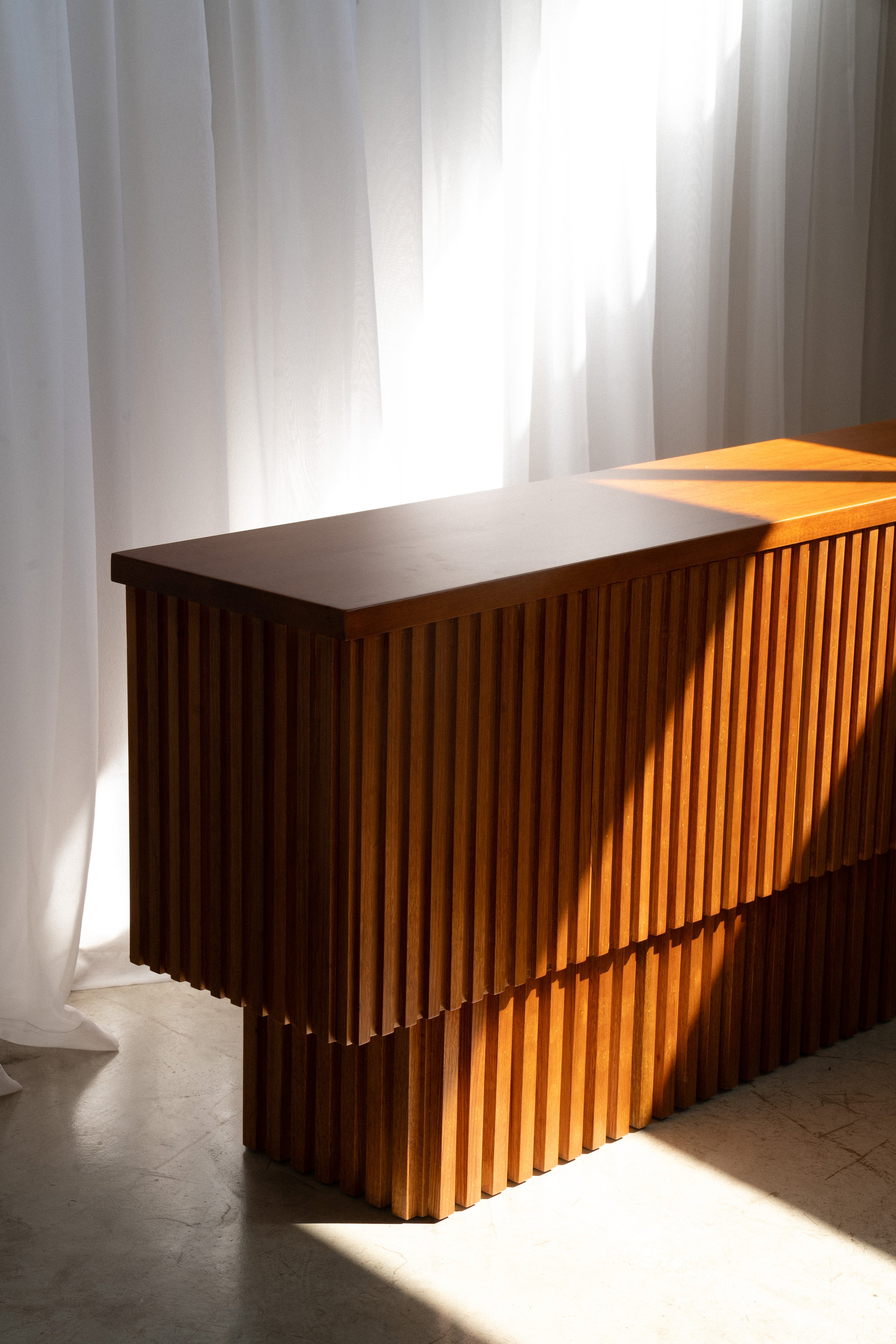 Korma Console Modern Sculptural Console Table UAE | Forma