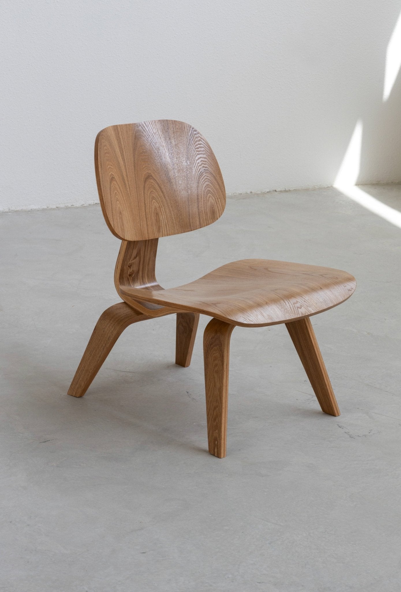 Eames lounge chair - Forma - UAE