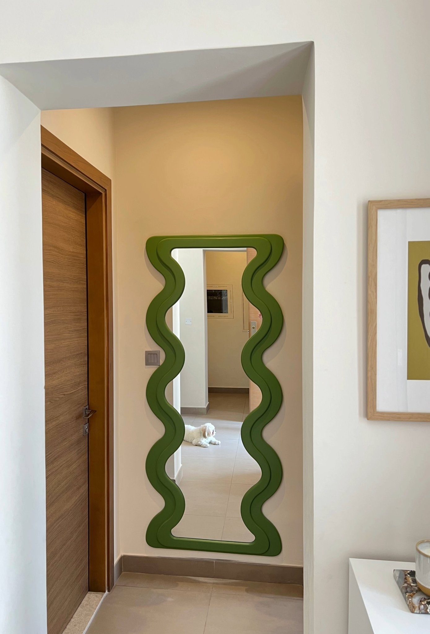 Wavy mirror - Forma - UAE - 1