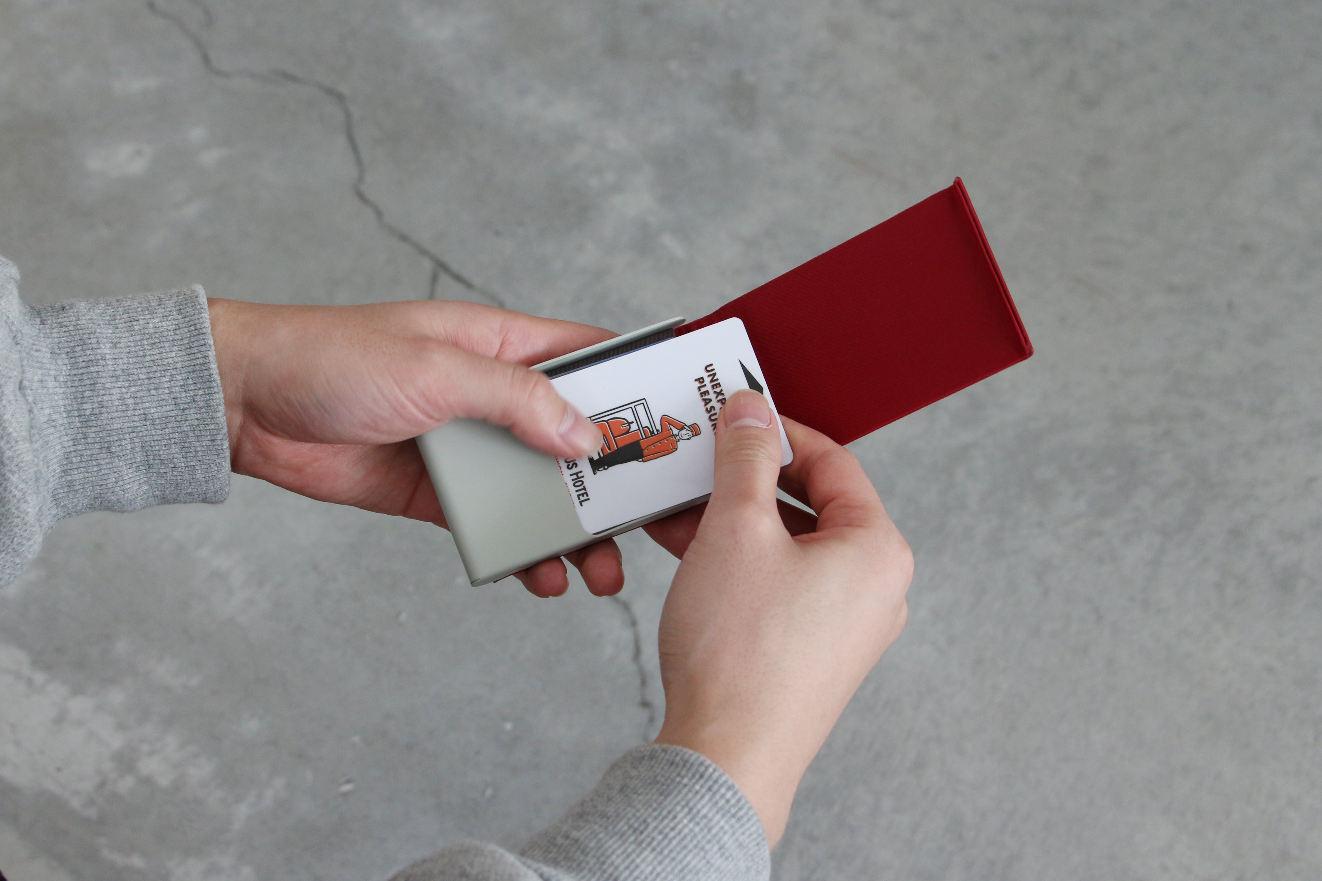 Metal Card Case Sleek Modern Business Accessory UAE | Forma