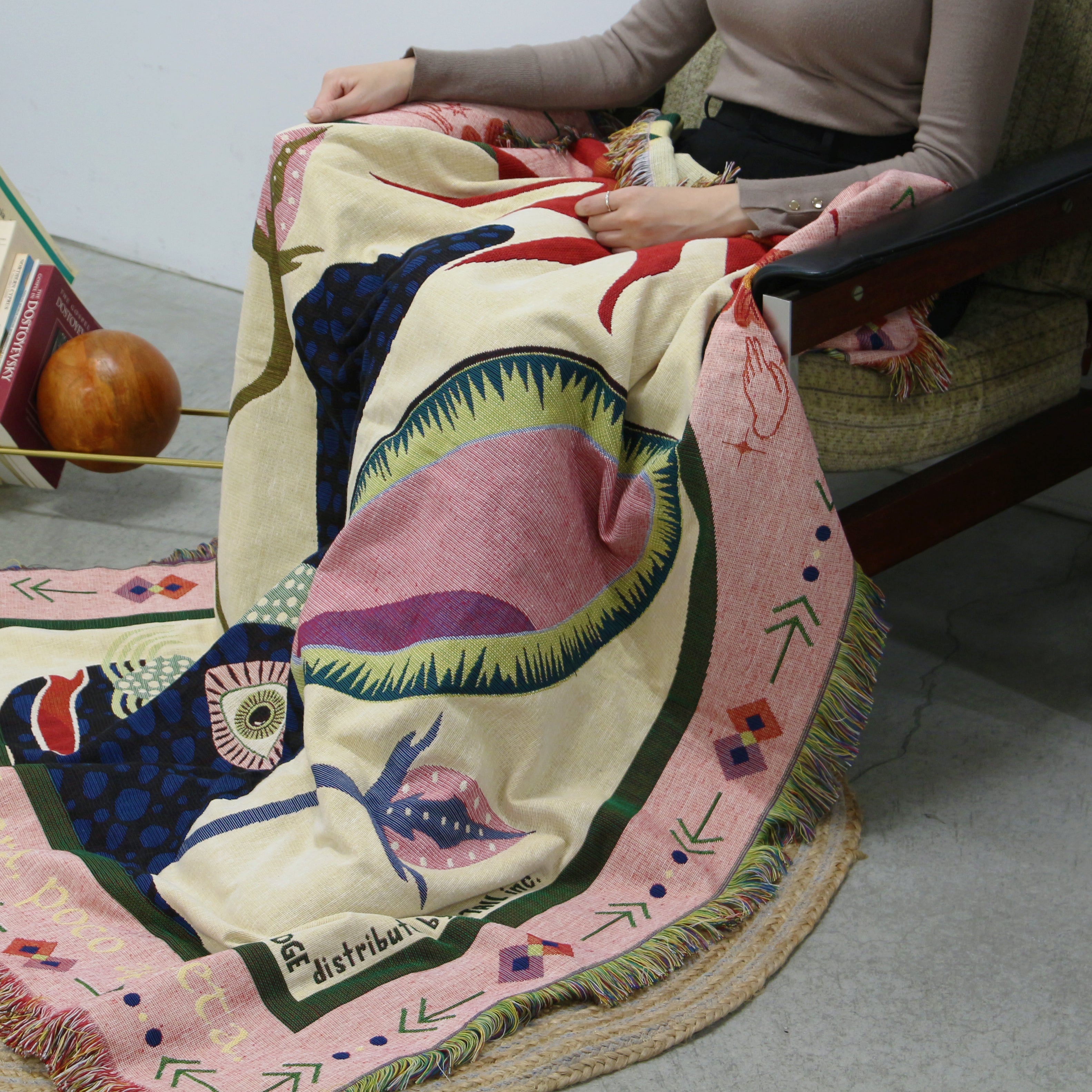 OAX Throwket Rabbit Soft Cozy Blanket Design UAE | Forma