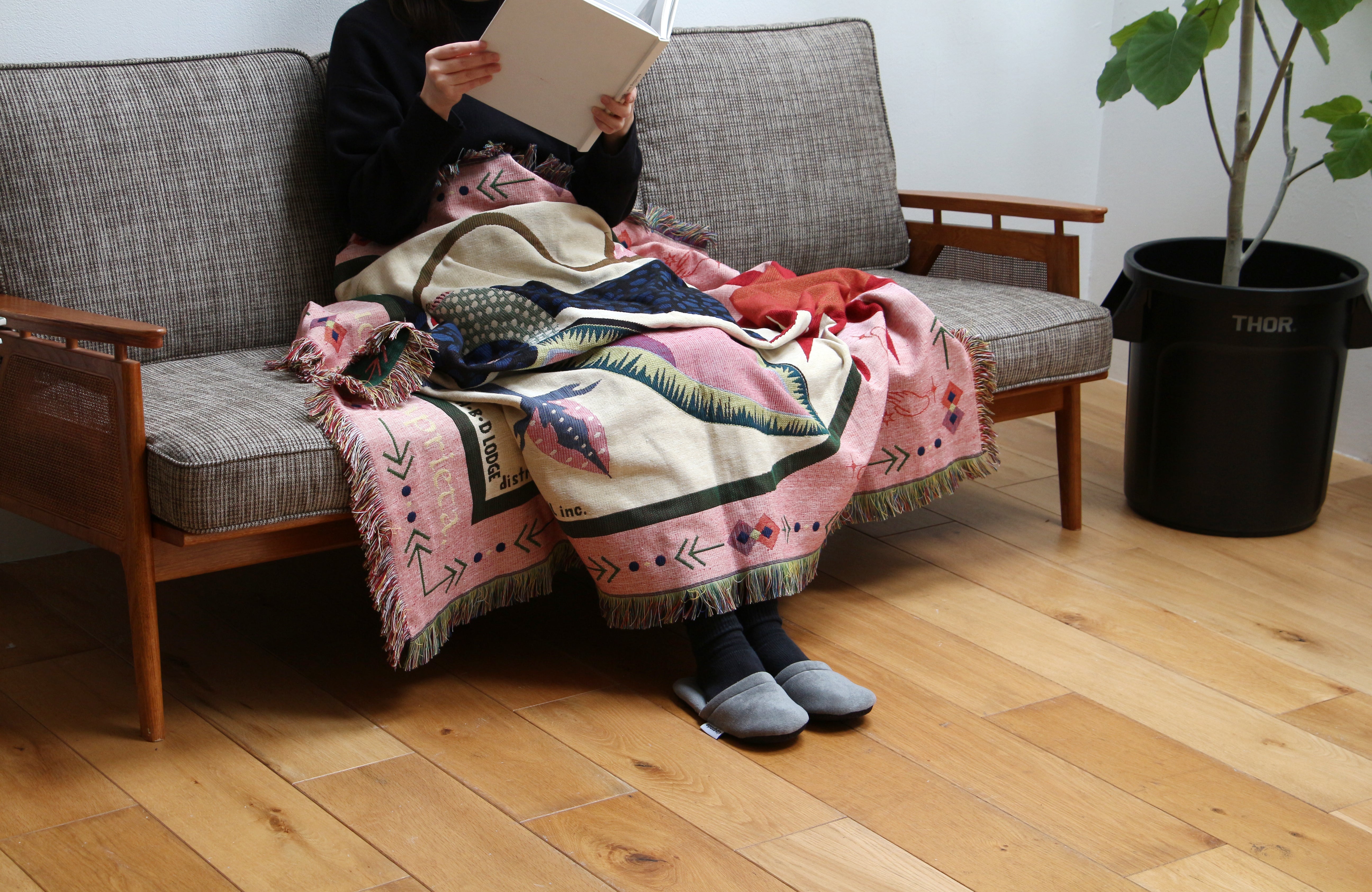 OAX Throwket Rabbit Soft Cozy Blanket Design UAE | Forma