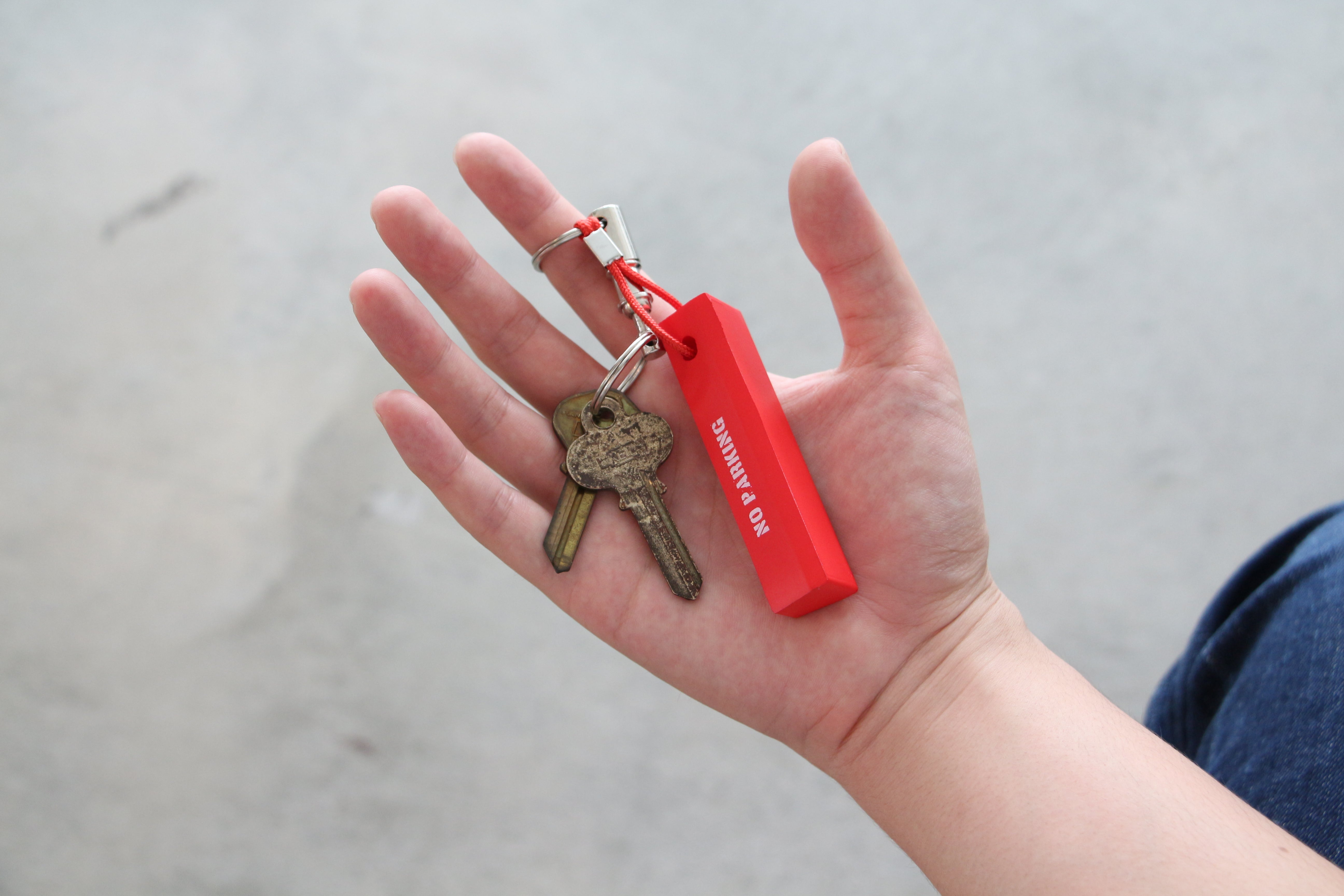 Parking Curb Keyring Minimal Car-Inspired Accessory UAE | Forma