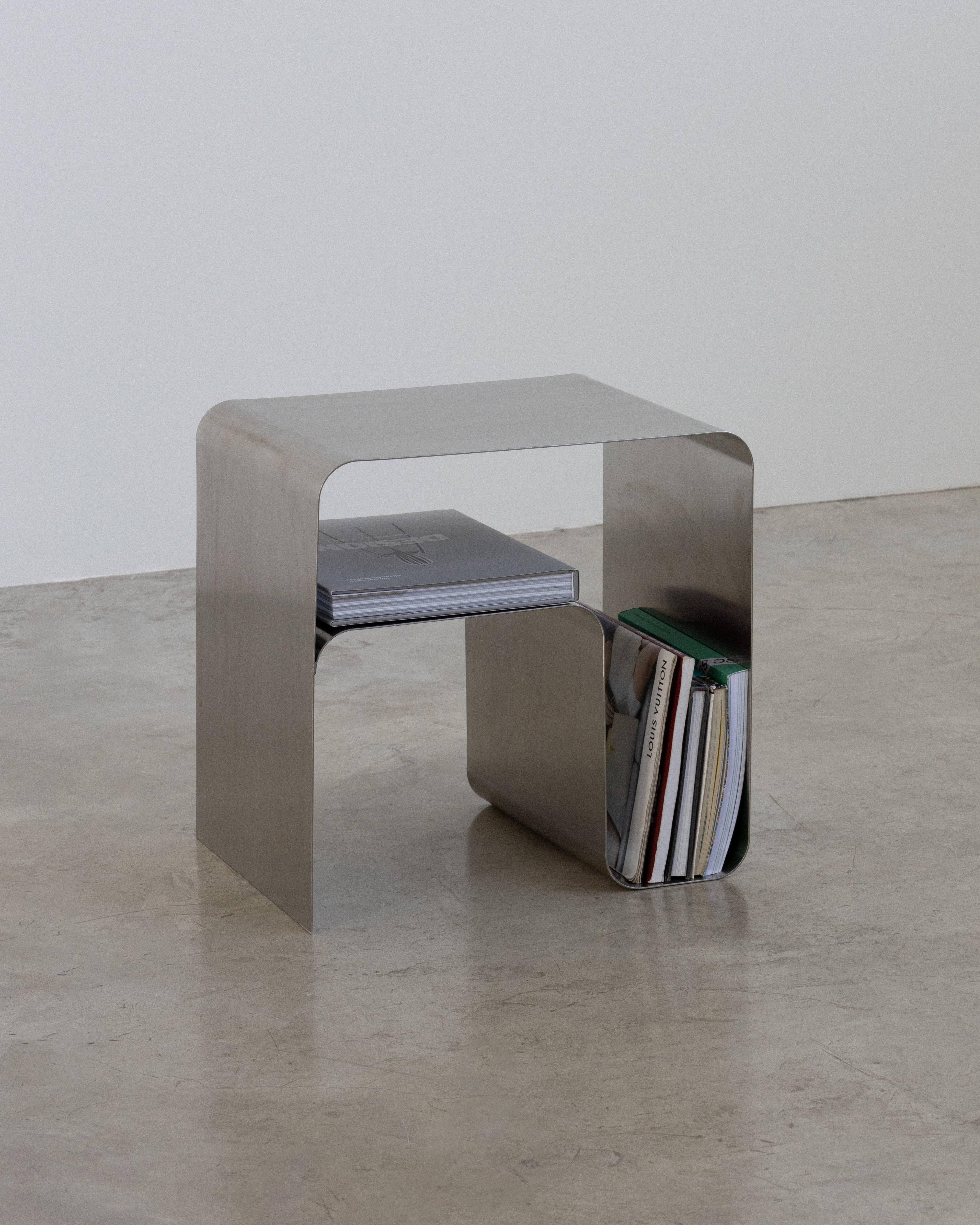 Stainless Curvy Side Table Modern Accent Table UAE | Forma