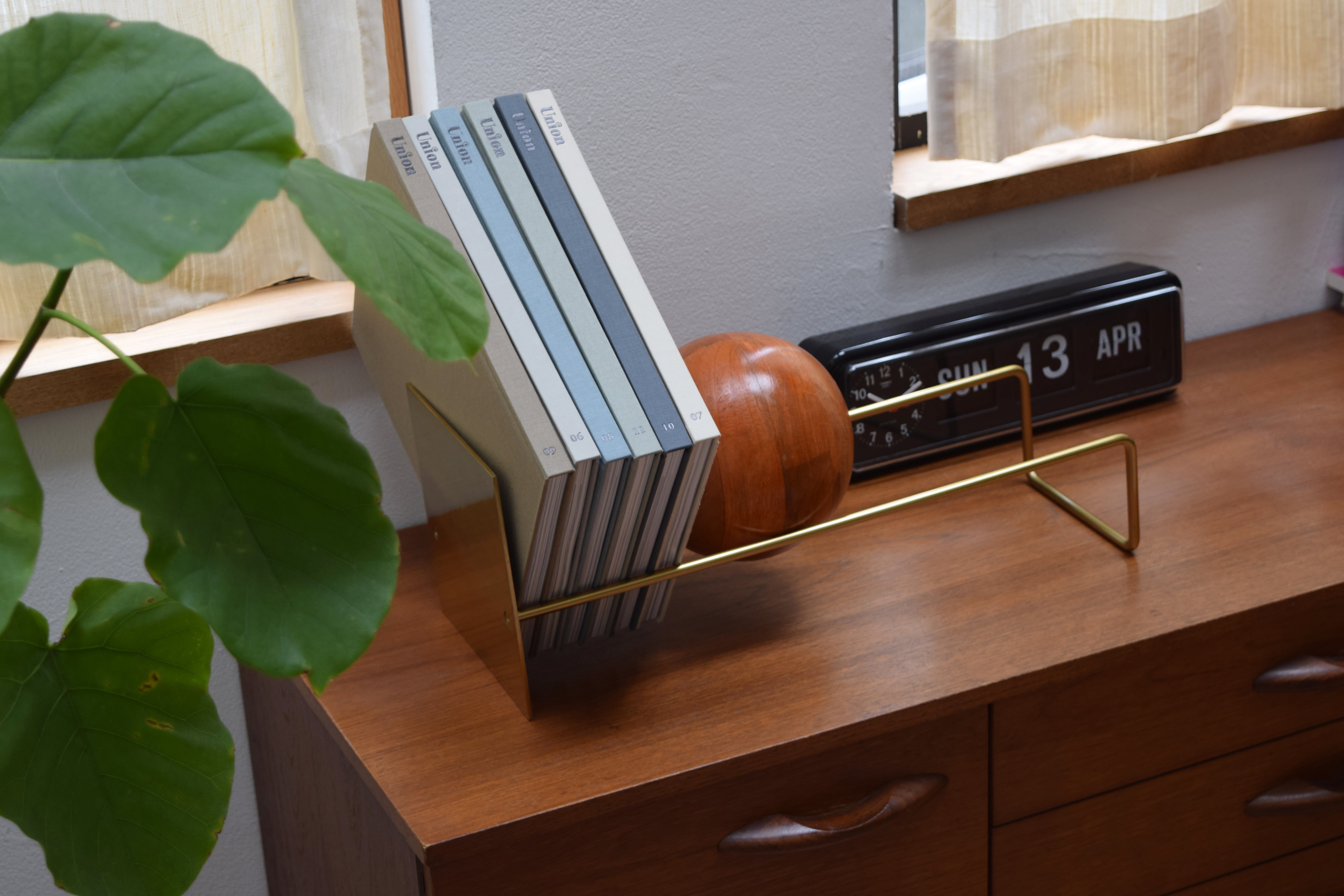 Slope Book End Gold Modern Decorative Accent UAE | Forma