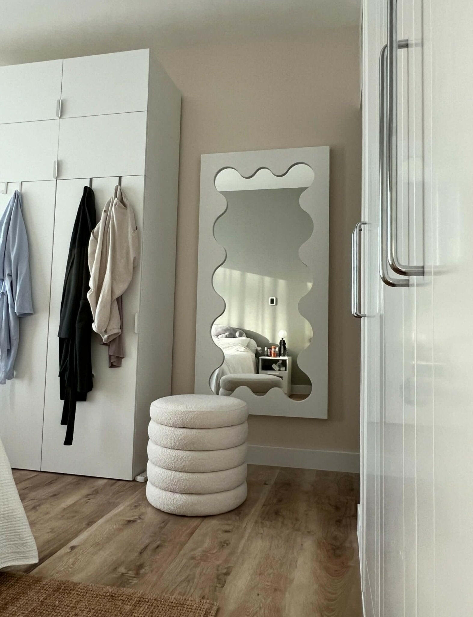 Curvy mirror - Forma - UAE - 10