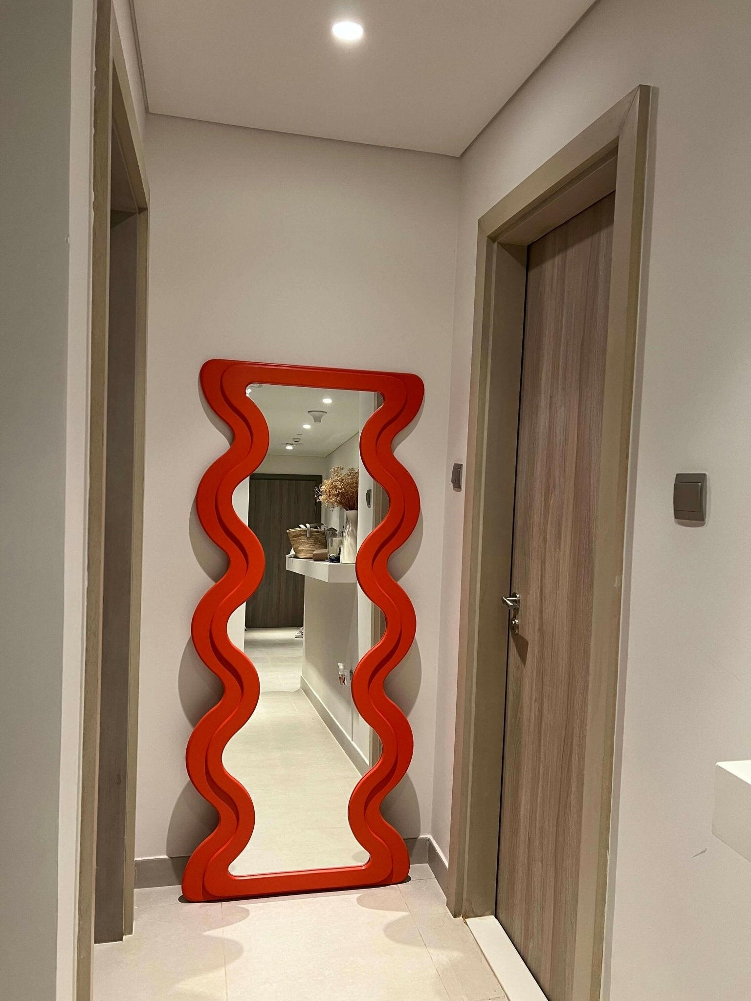 Wavy mirror - Forma - UAE - 0