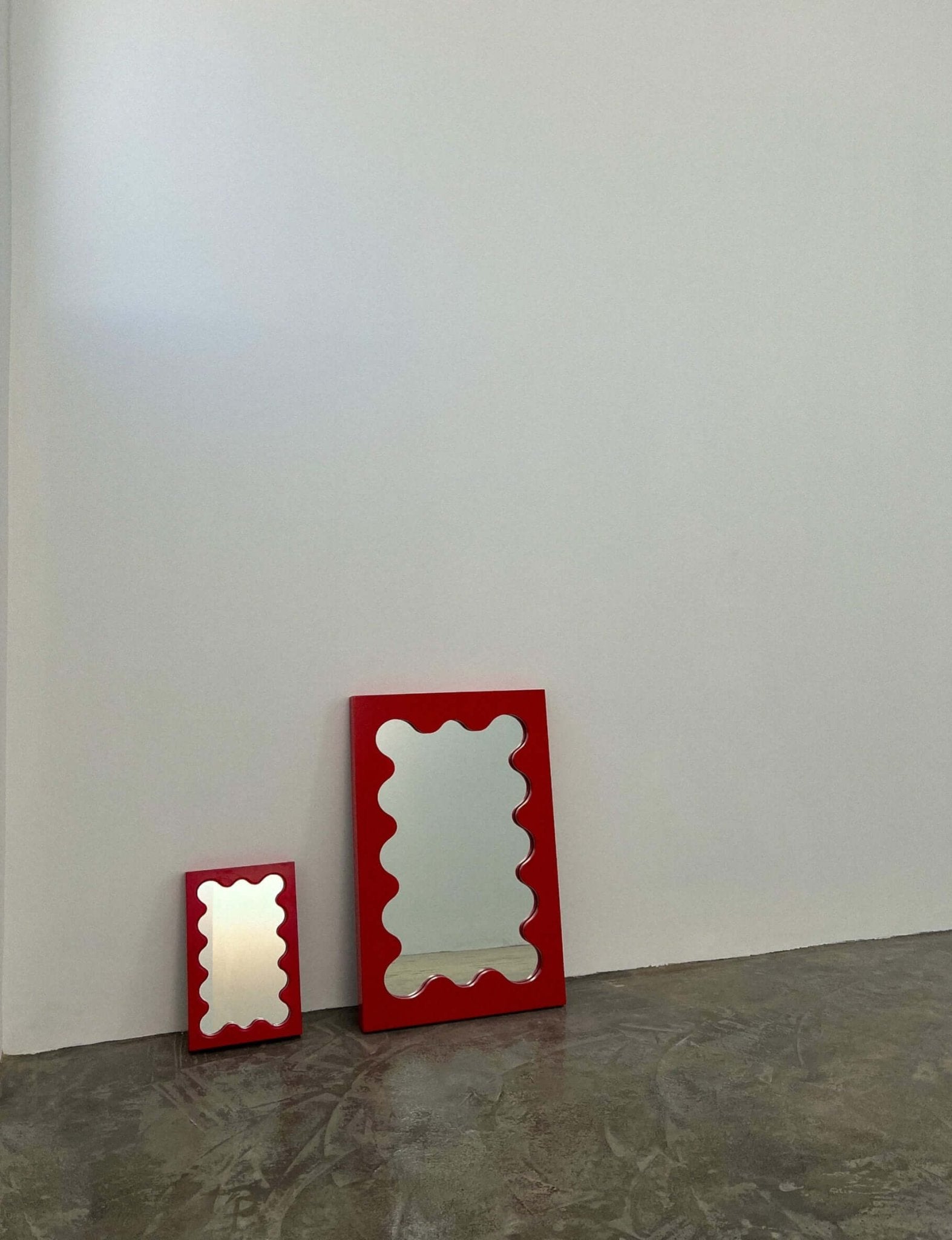 Medium curvy mirror - Forma - UAE - 11